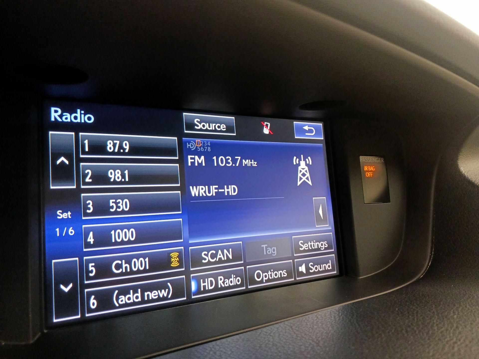 Thumbnail: 2015 Lexus ES - 16