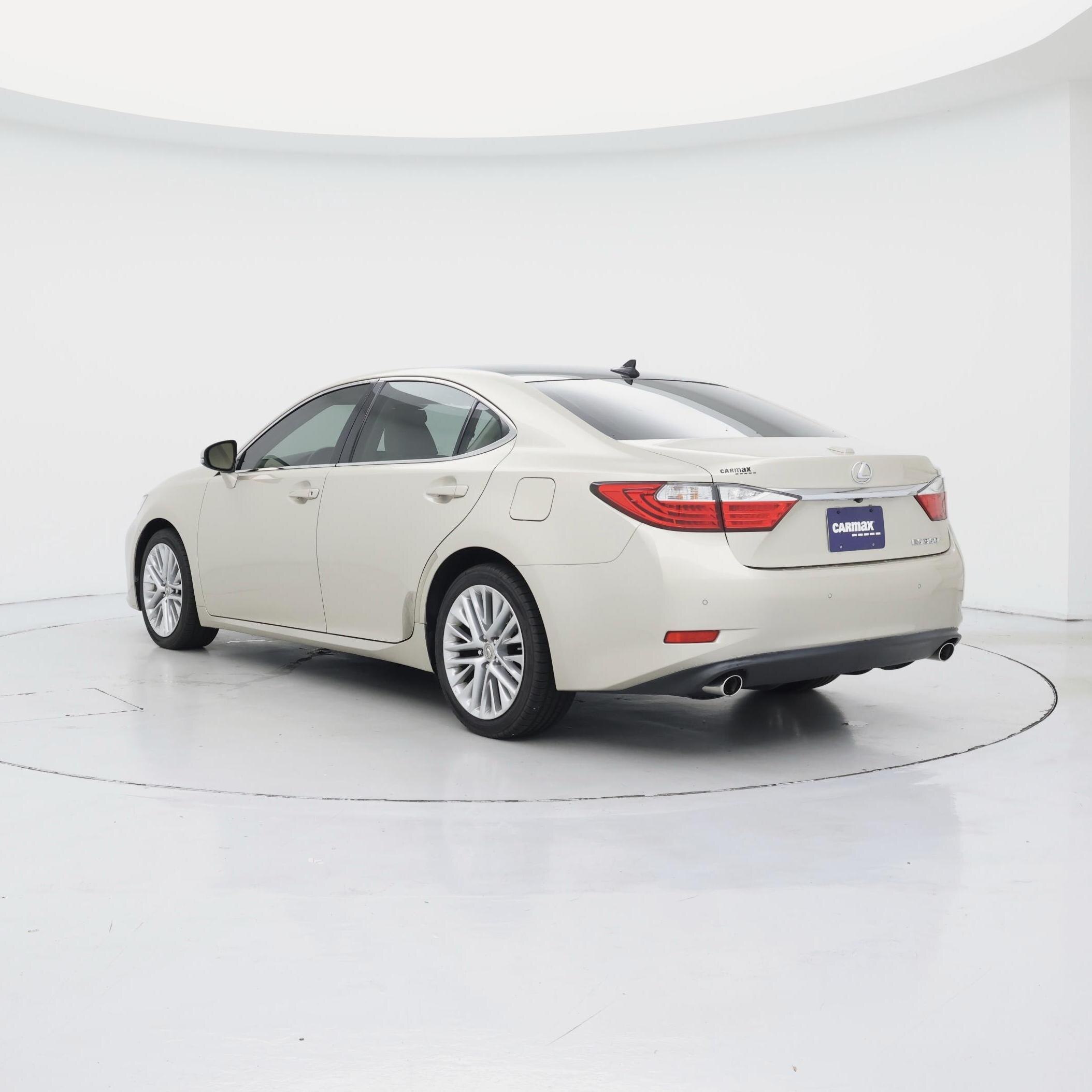 Thumbnail: 2015 Lexus ES - 2