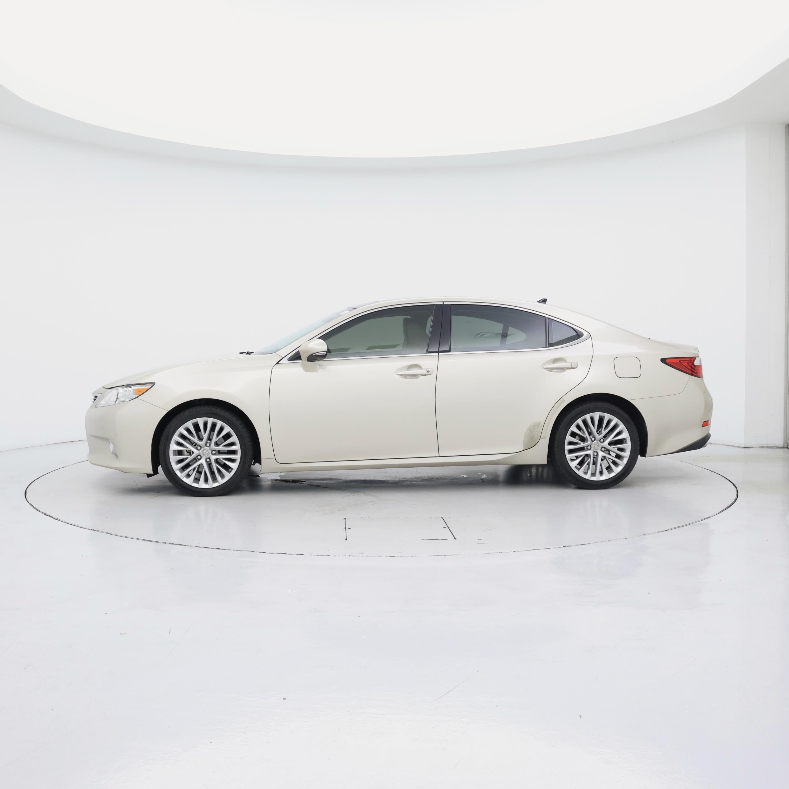 Thumbnail: 2015 Lexus ES - 3