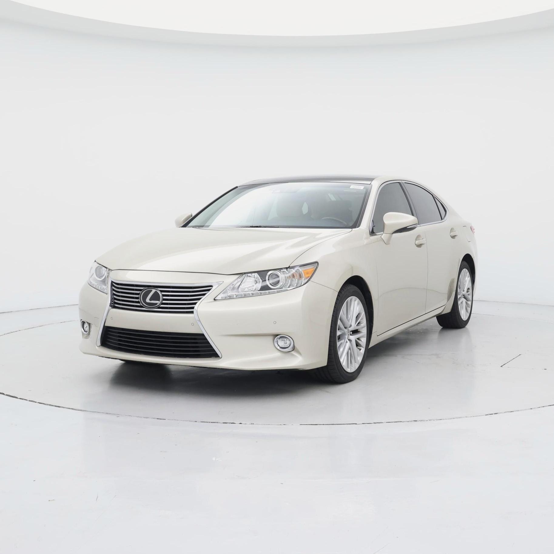 Thumbnail: 2015 Lexus ES - 4