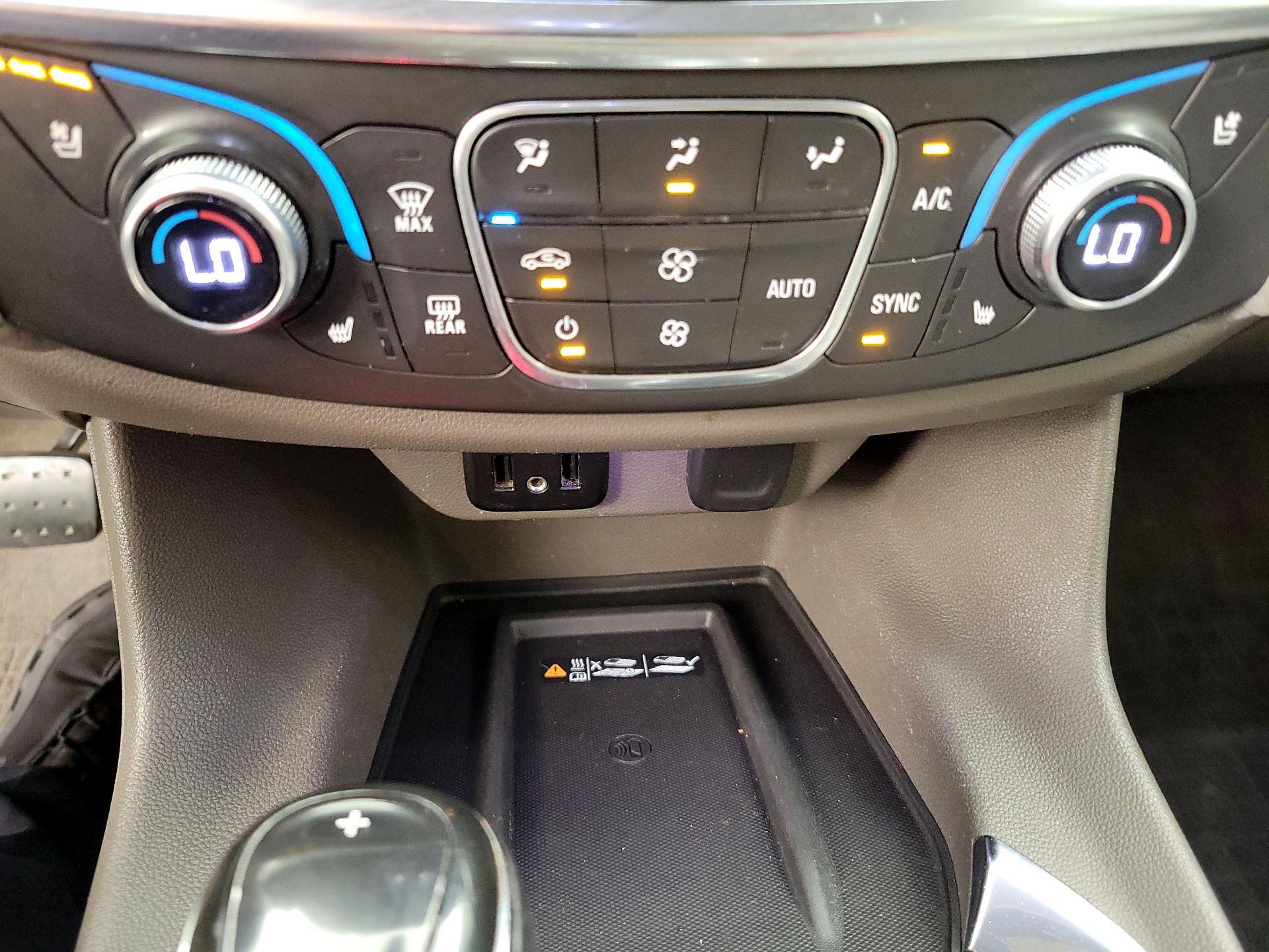 Thumbnail: 2019 Chevrolet Traverse - 16