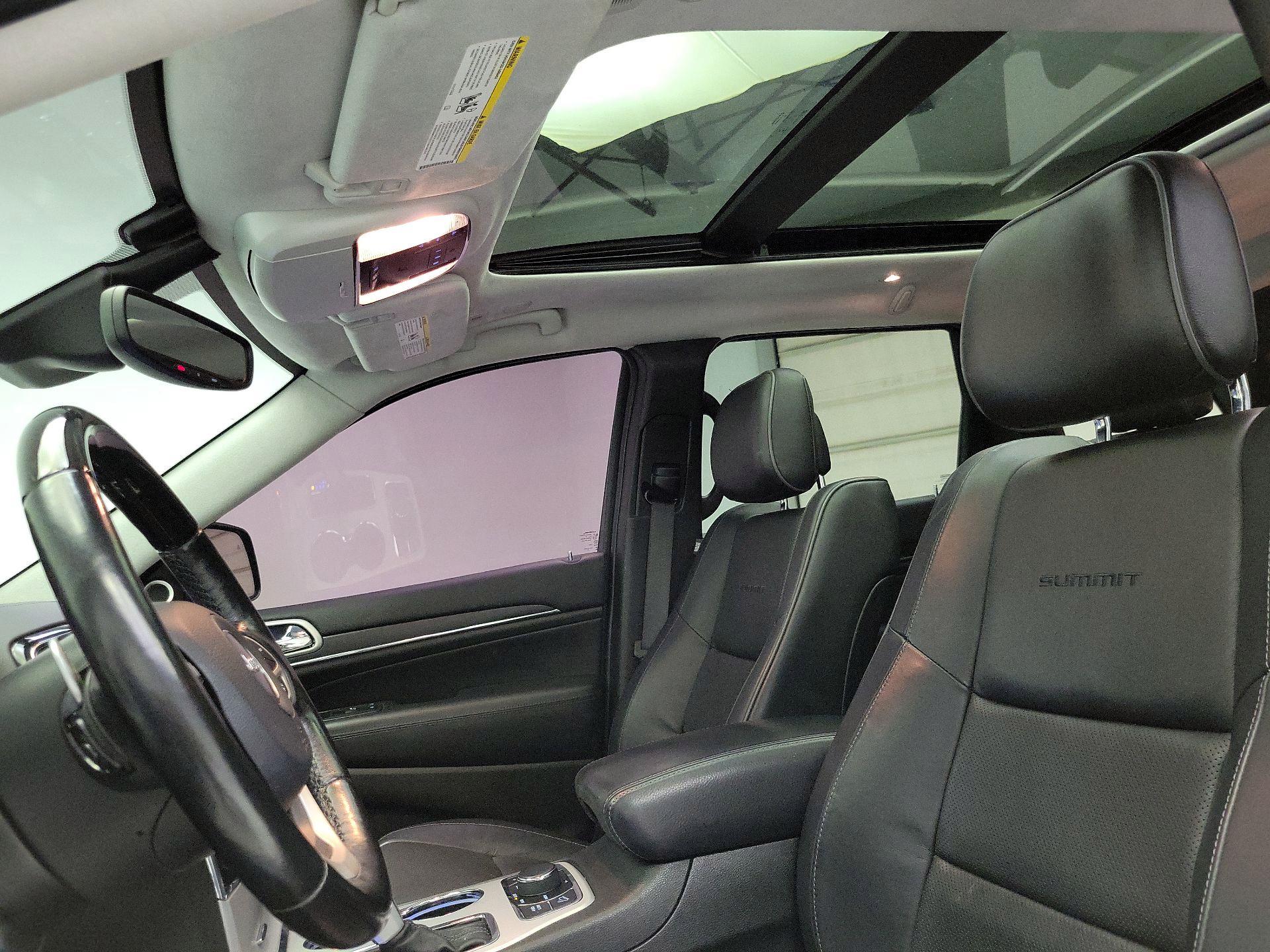 Thumbnail: 2021 Jeep Grand Cherokee - 20