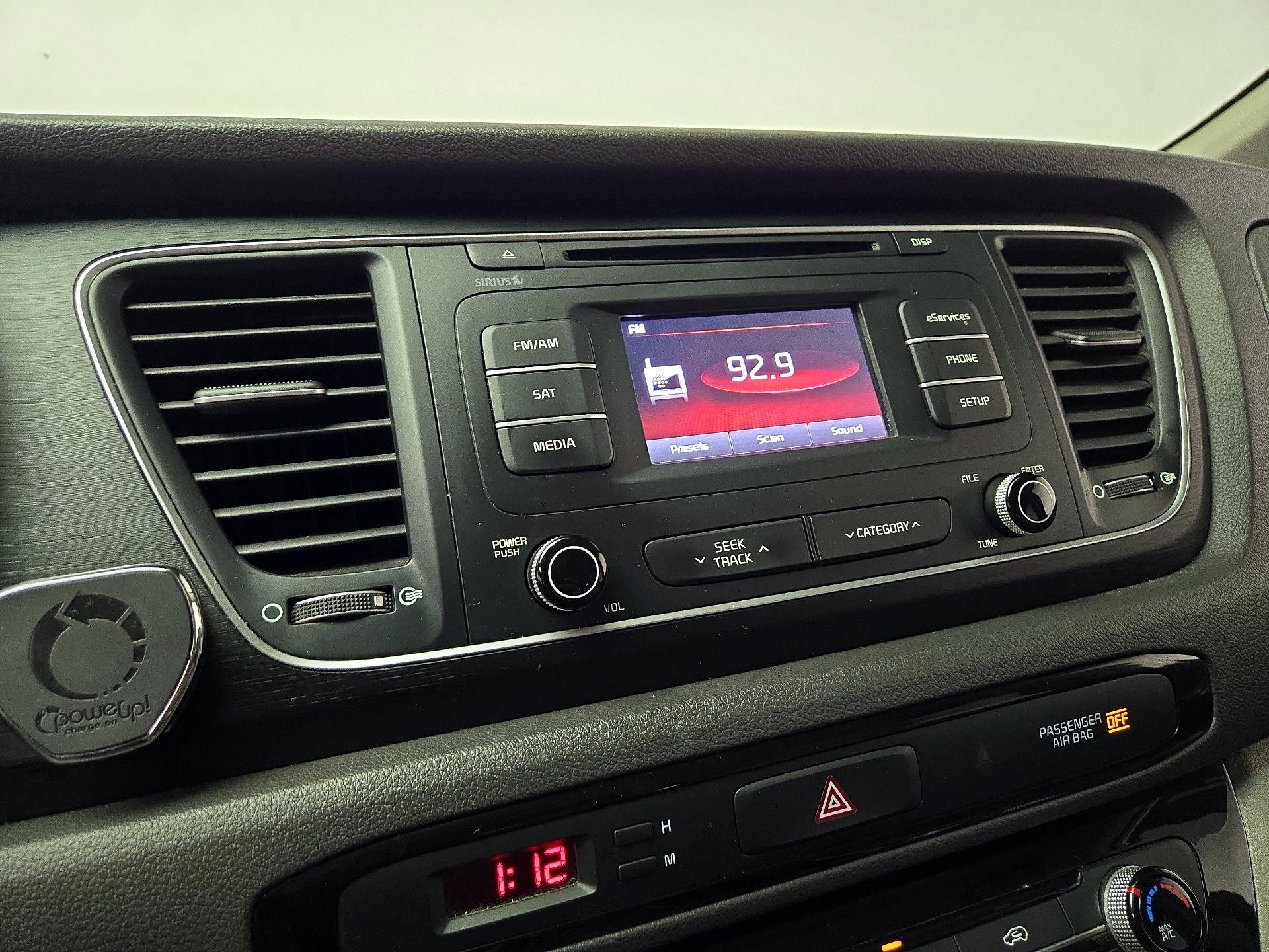 Thumbnail: 2015 Kia Sedona - 15