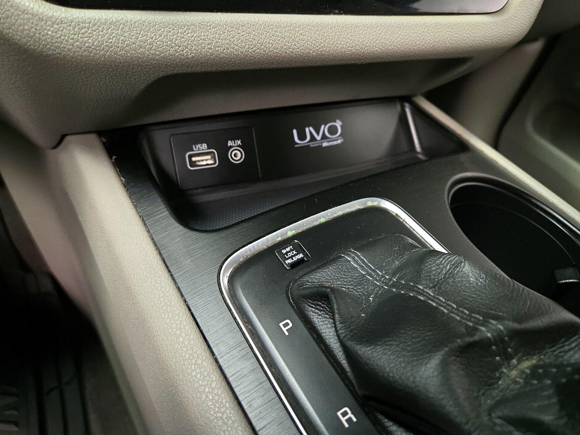 Thumbnail: 2015 Kia Sedona - 18