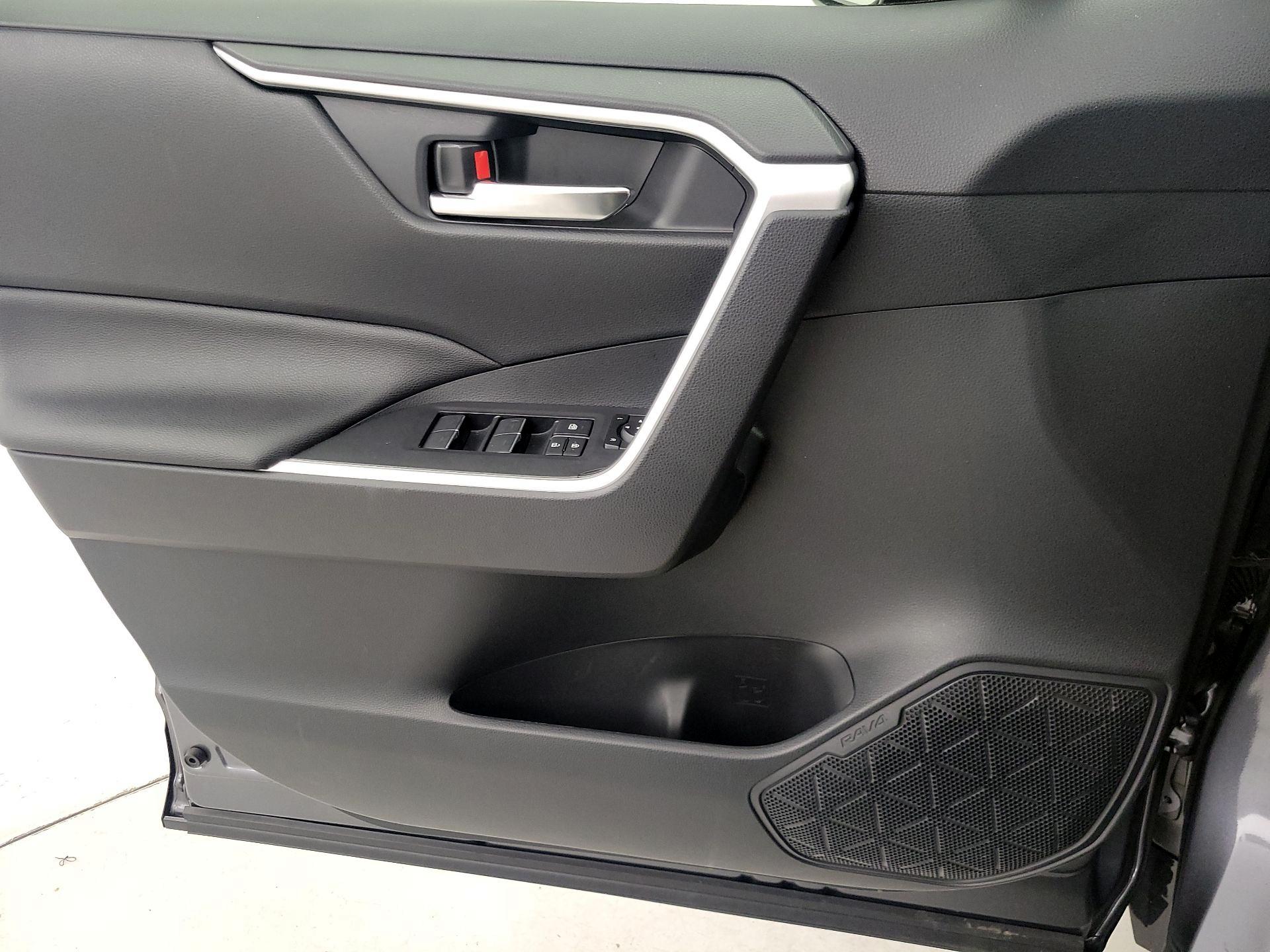 Thumbnail: 2023 Toyota RAV4 - 12