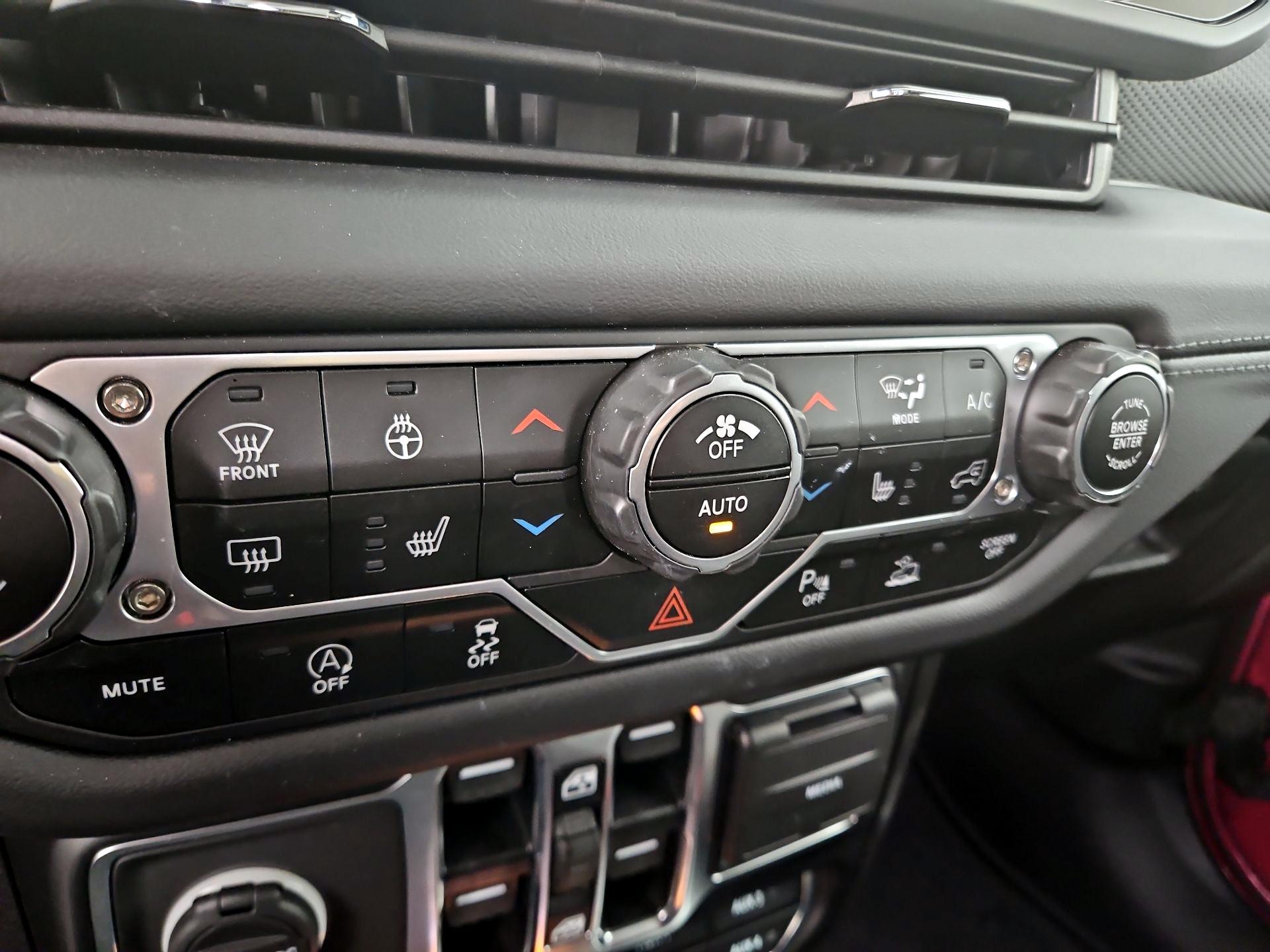 Thumbnail: 2024 Jeep Gladiator - 16