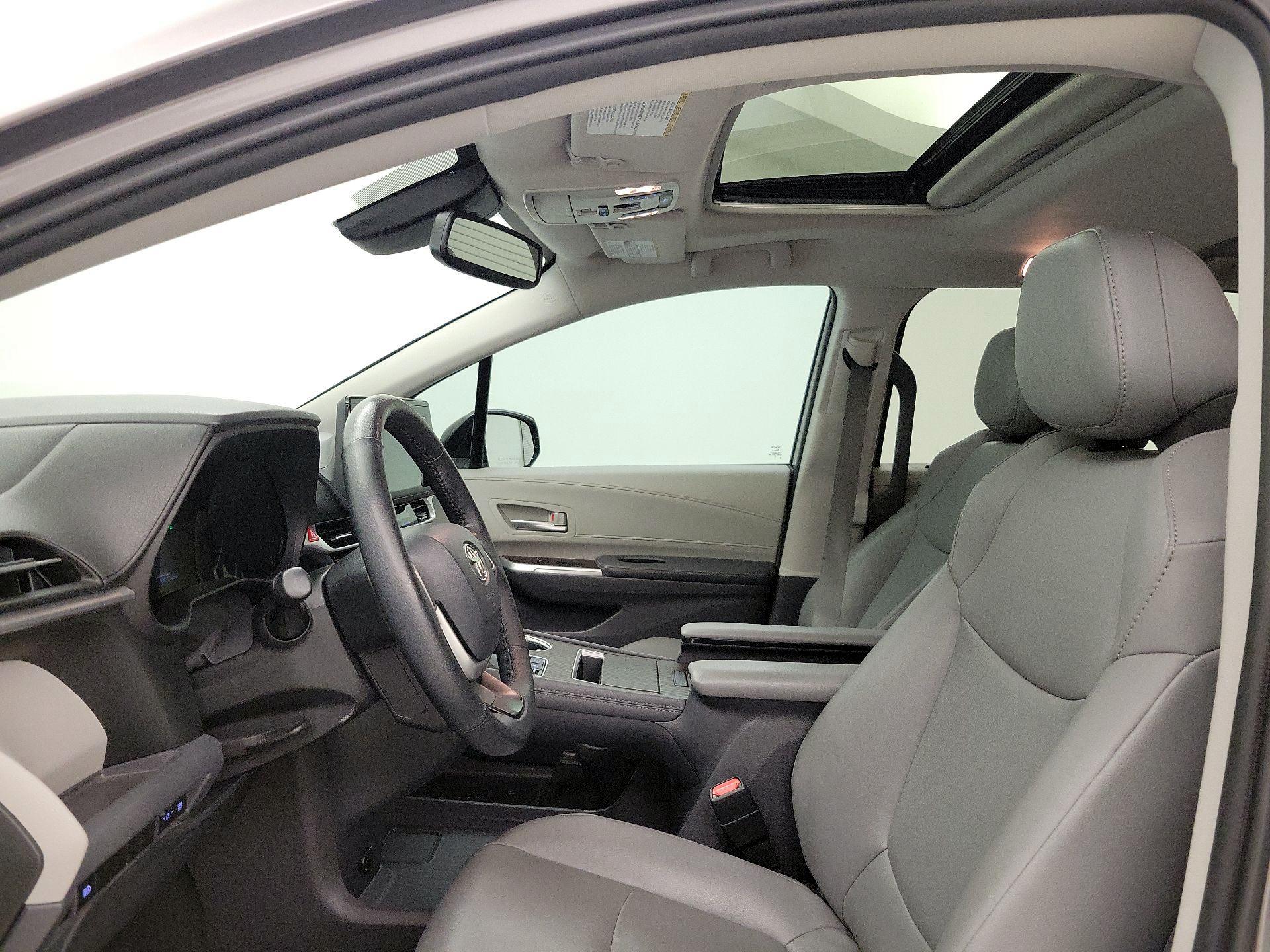 Thumbnail: 2021 Toyota Sienna - 19