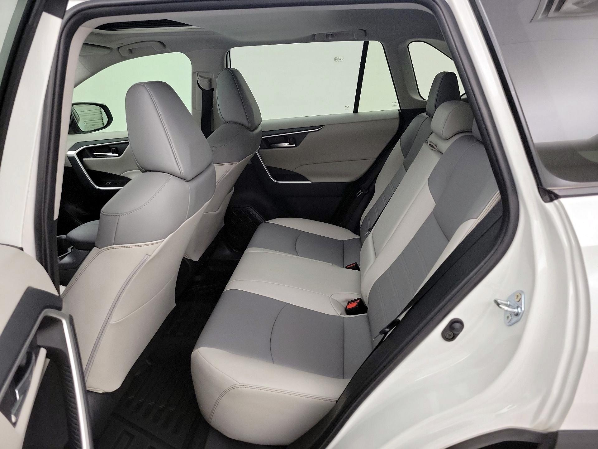 Thumbnail: 2025 Toyota RAV4 - 20