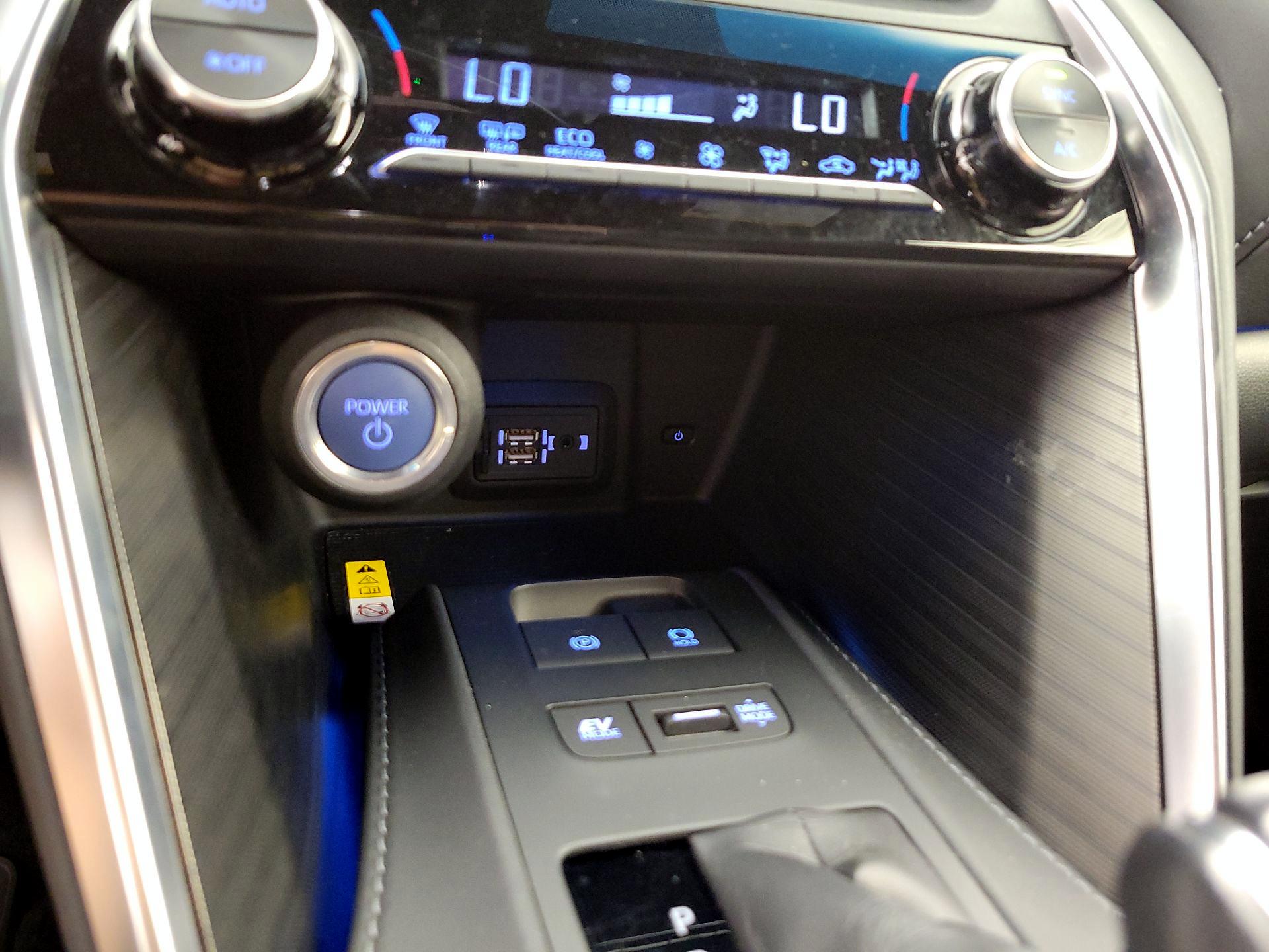 Thumbnail: 2021 Toyota Venza - 19