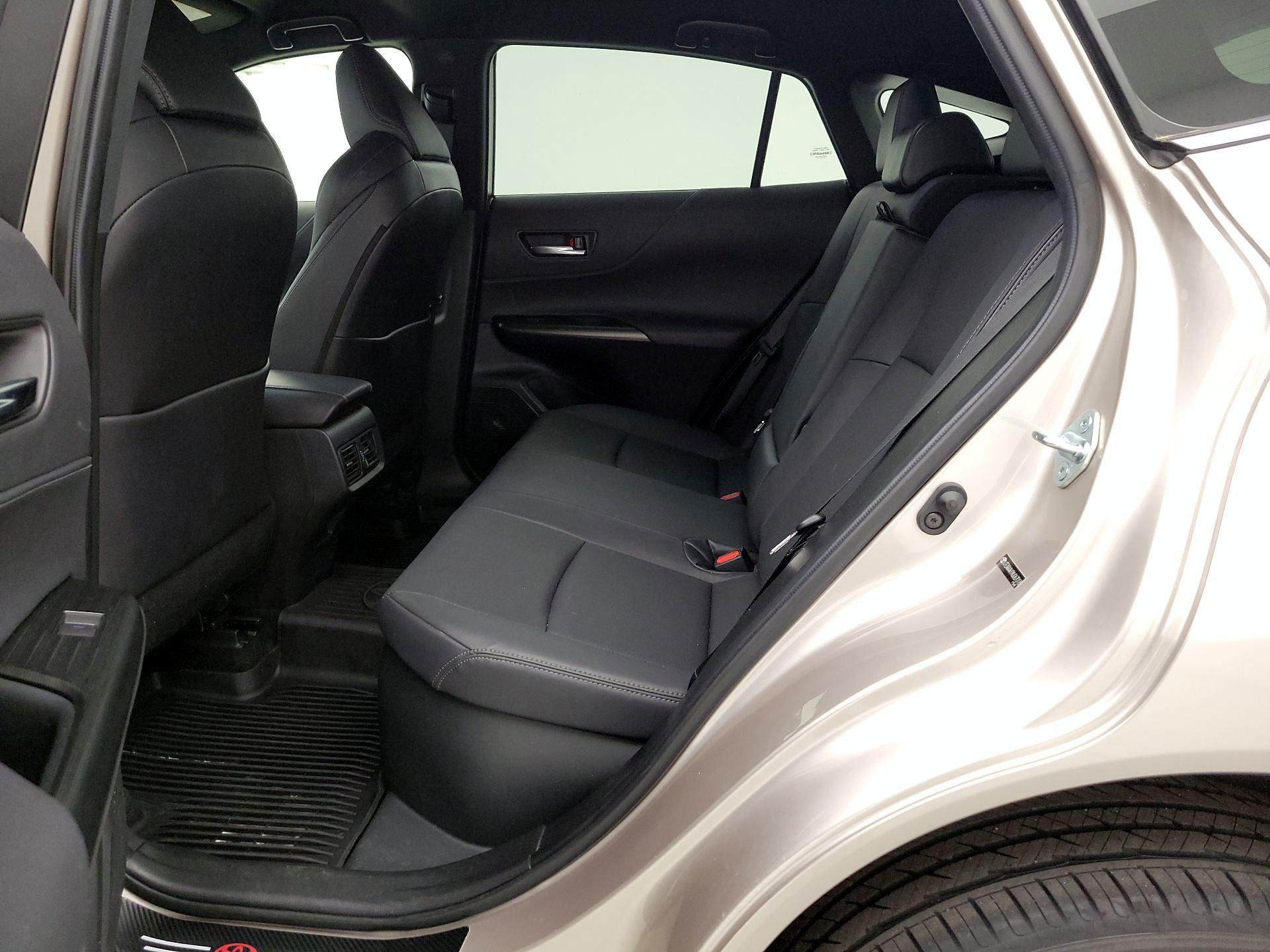 Thumbnail: 2021 Toyota Venza - 20