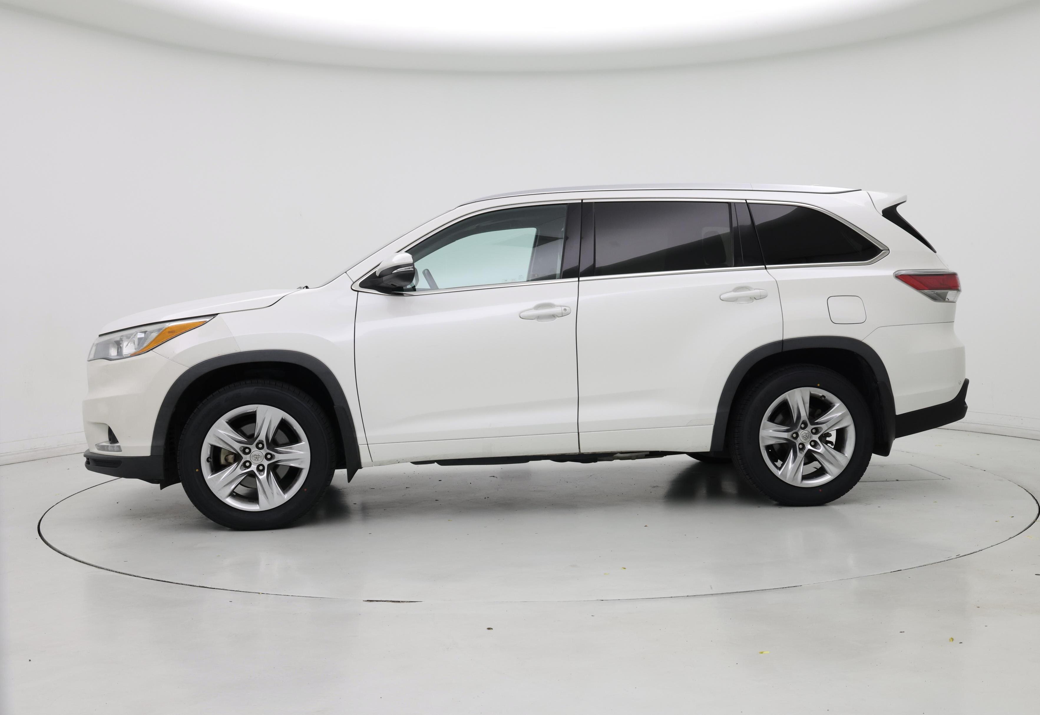 Thumbnail: 2015 Toyota Highlander - 3