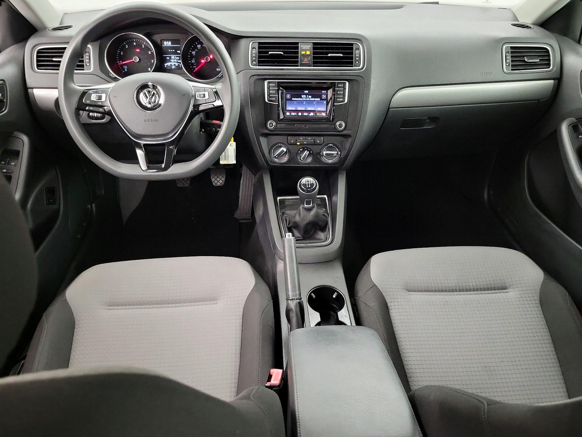 Thumbnail: 2017 Volkswagen Jetta - 9