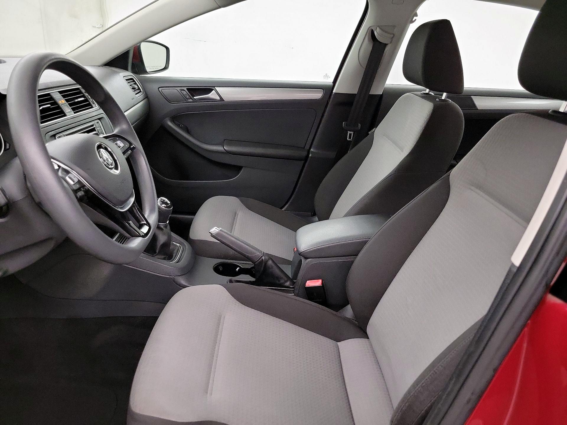 Thumbnail: 2017 Volkswagen Jetta - 11