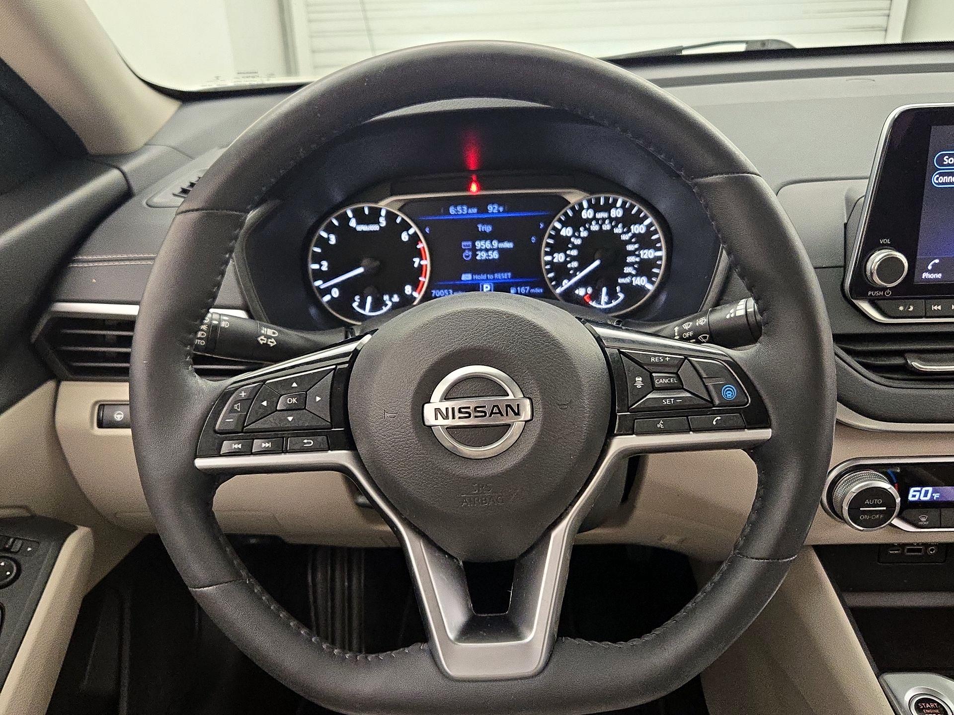 Thumbnail: 2019 Nissan Altima - 10