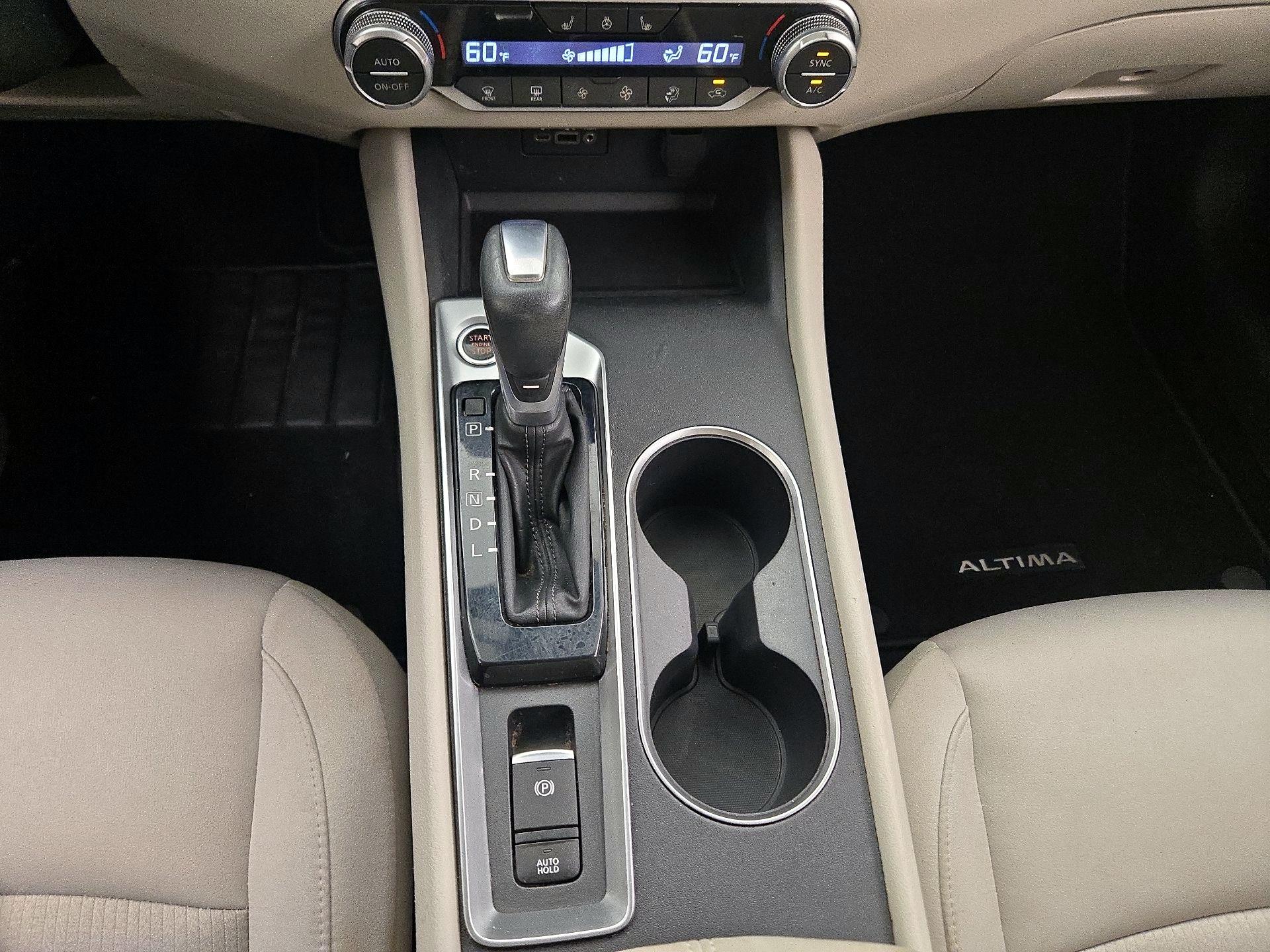 Thumbnail: 2019 Nissan Altima - 16
