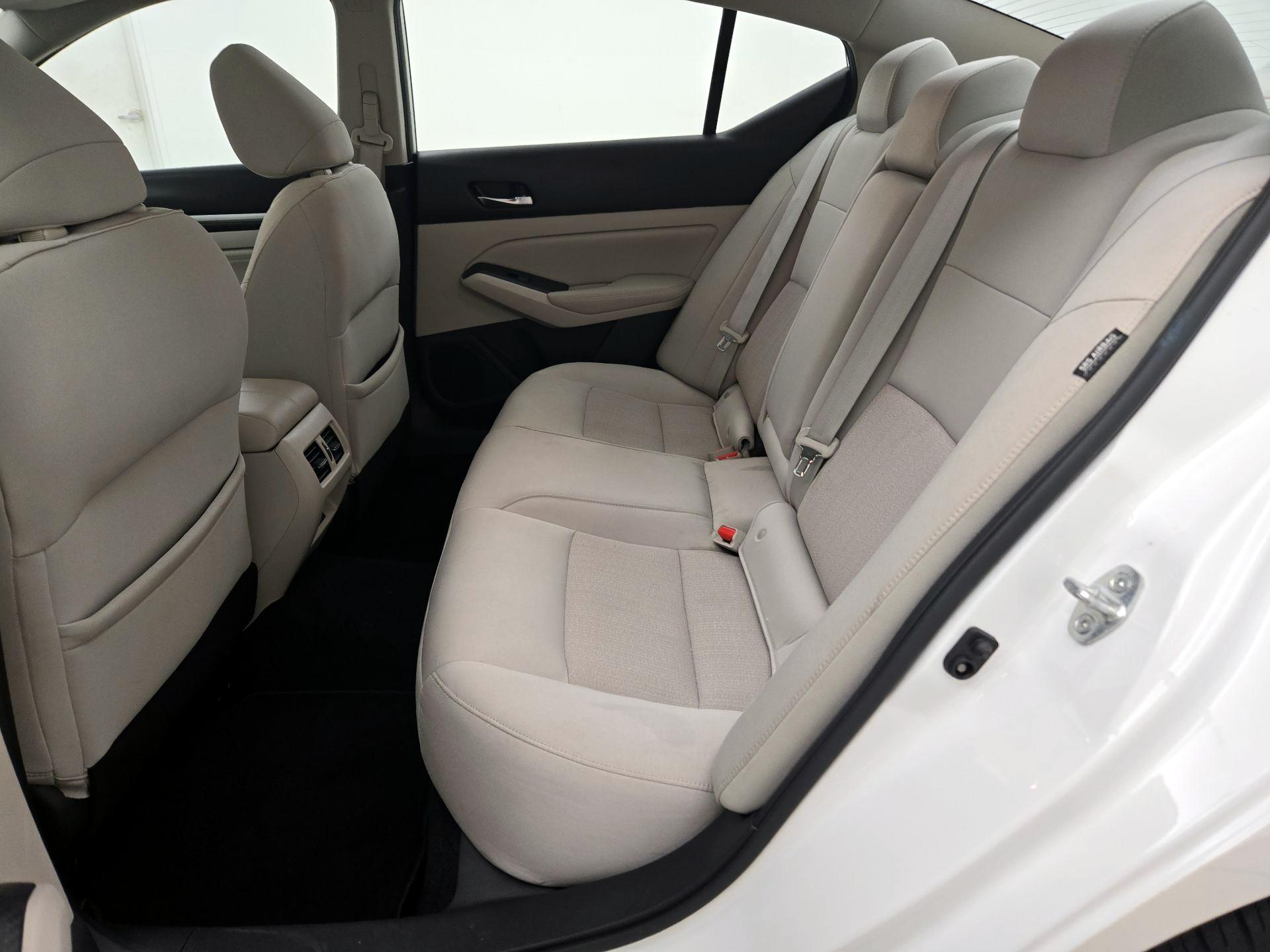 Thumbnail: 2019 Nissan Altima - 18