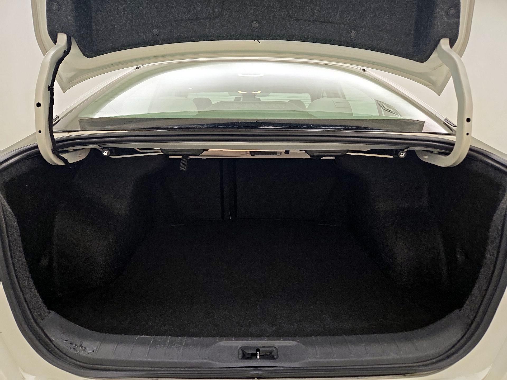 Thumbnail: 2019 Nissan Altima - 19