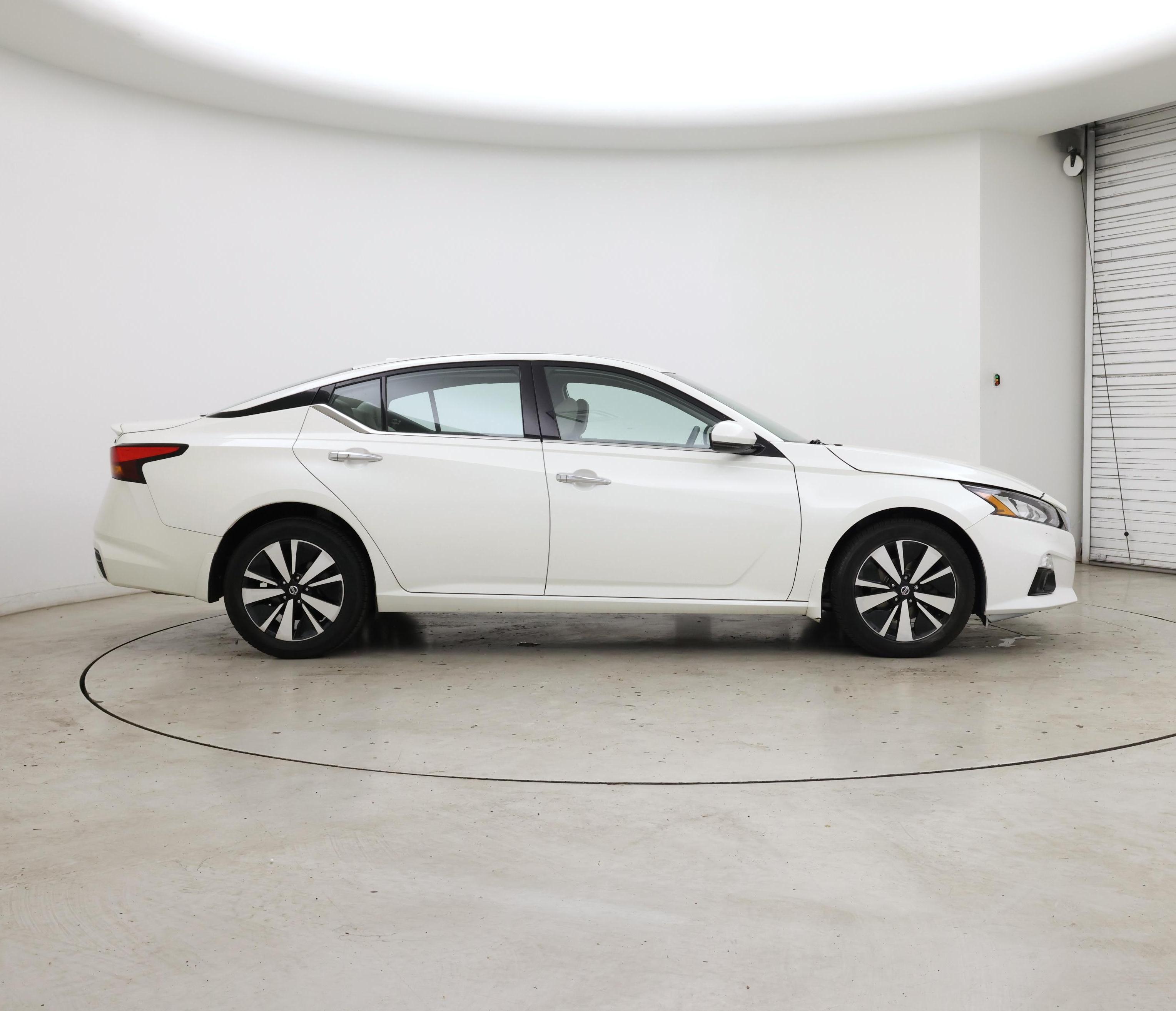 Thumbnail: 2019 Nissan Altima - 7