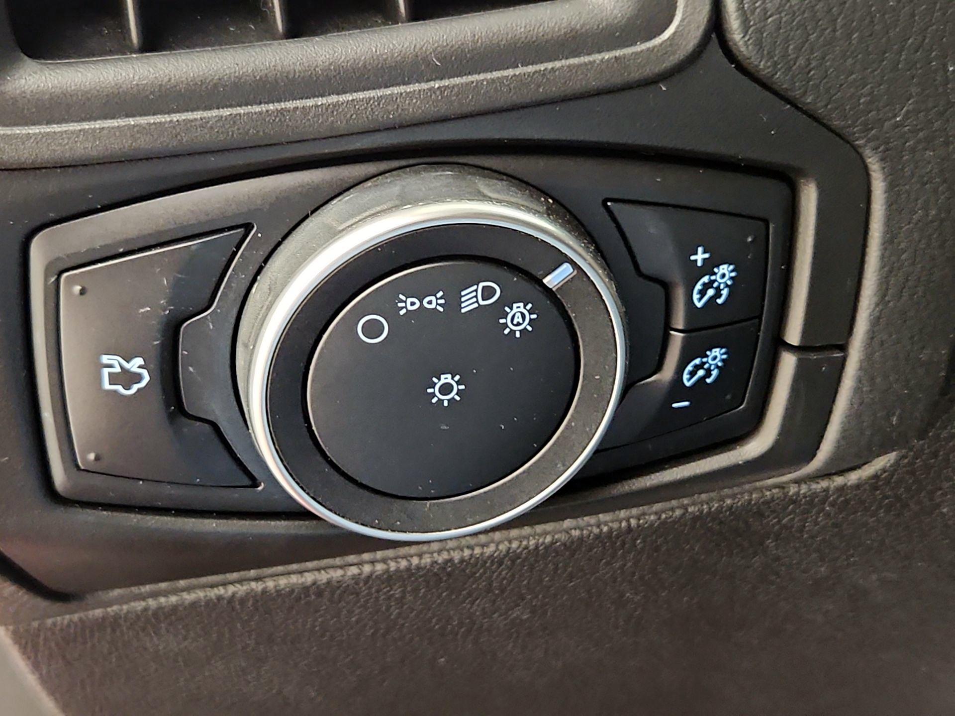 Thumbnail: 2015 Ford Focus - 13