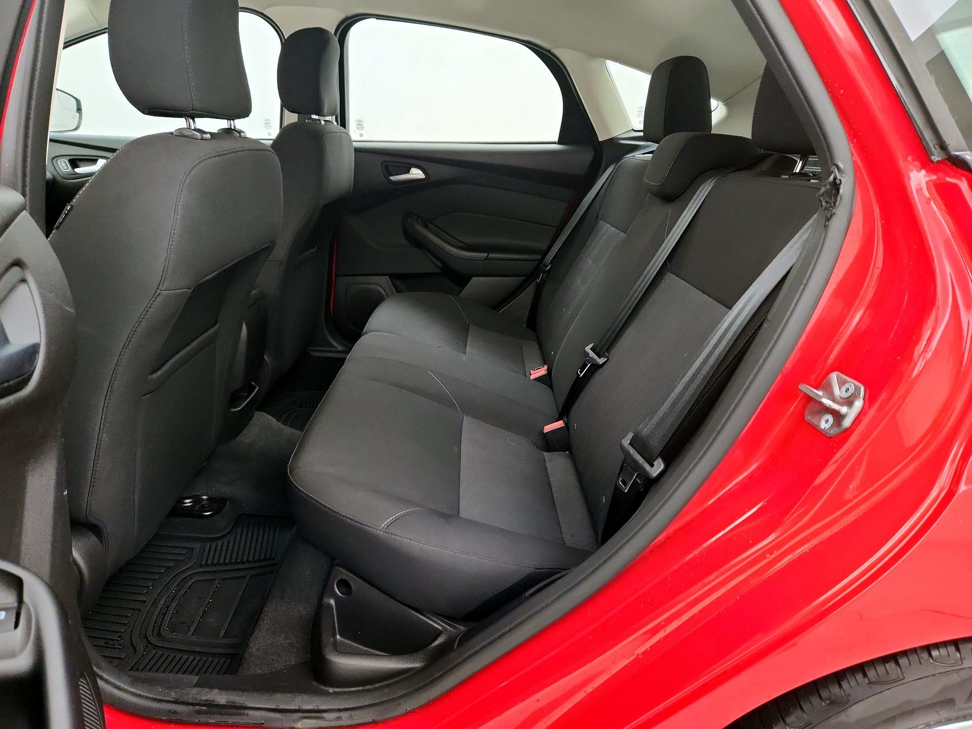 Thumbnail: 2015 Ford Focus - 19