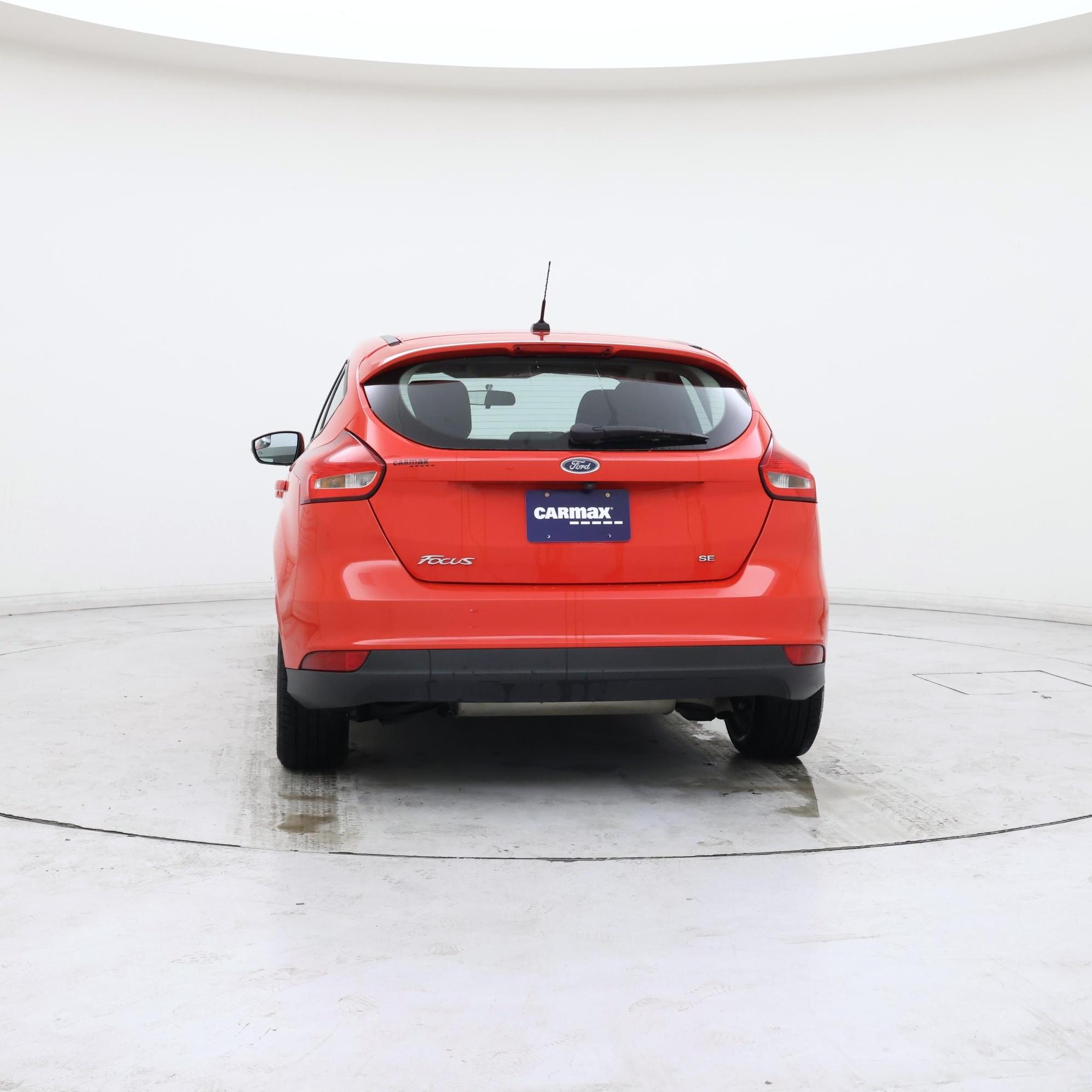 Thumbnail: 2015 Ford Focus - 6