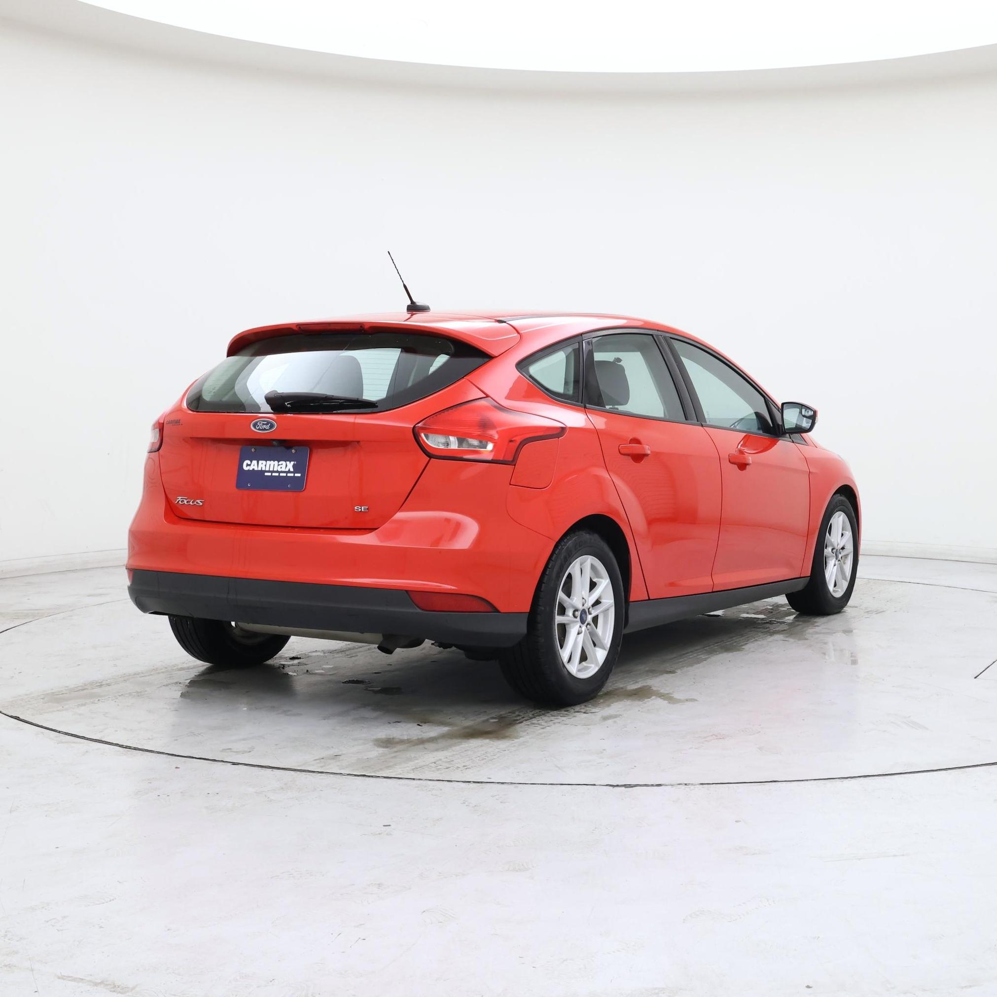 Thumbnail: 2015 Ford Focus - 8