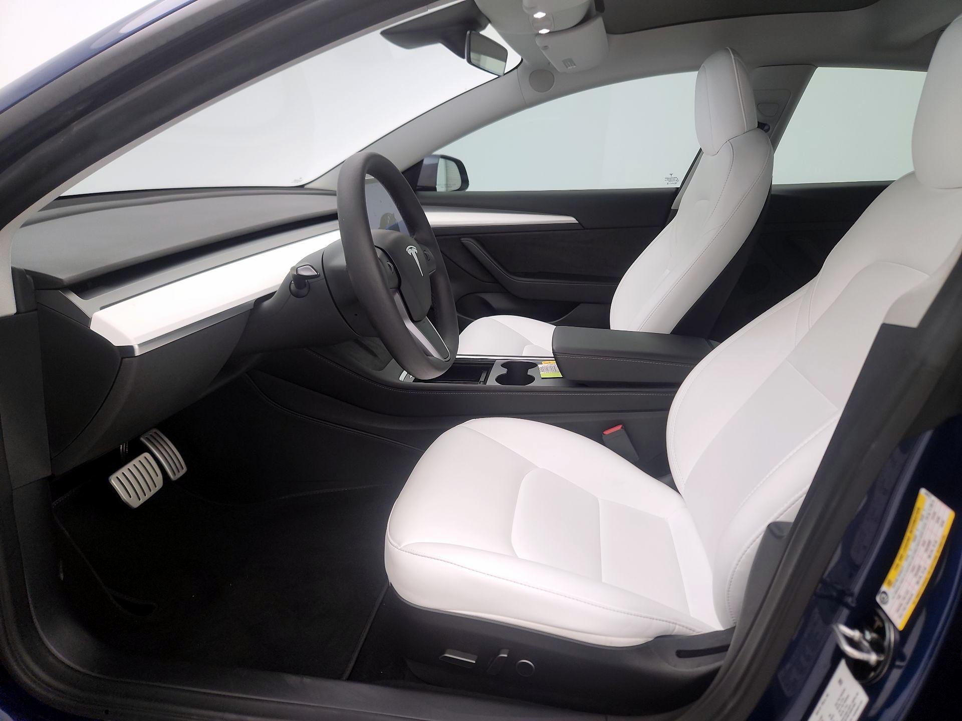 Thumbnail: 2022 Tesla Model 3 - 11