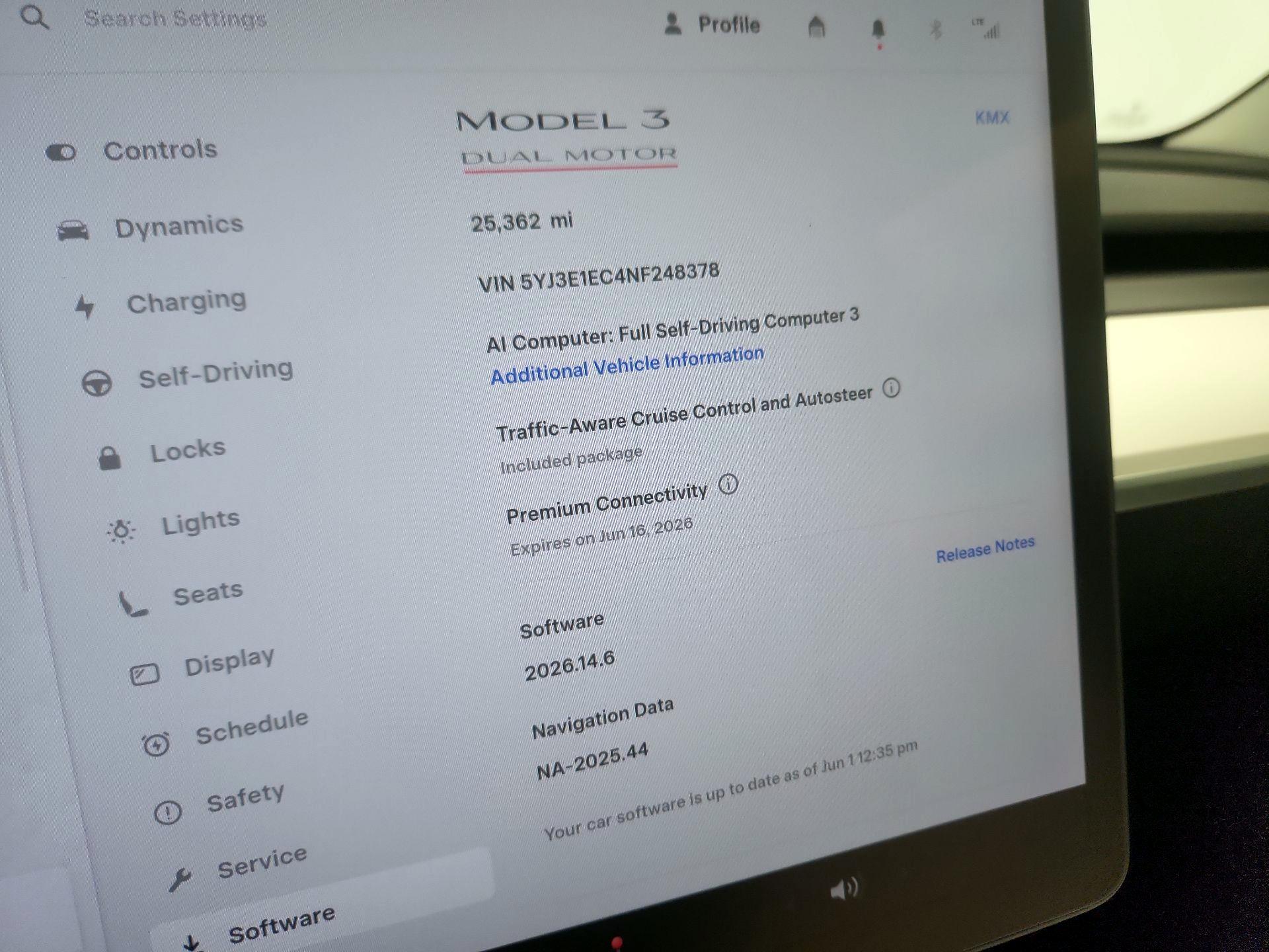 Thumbnail: 2022 Tesla Model 3 - 14