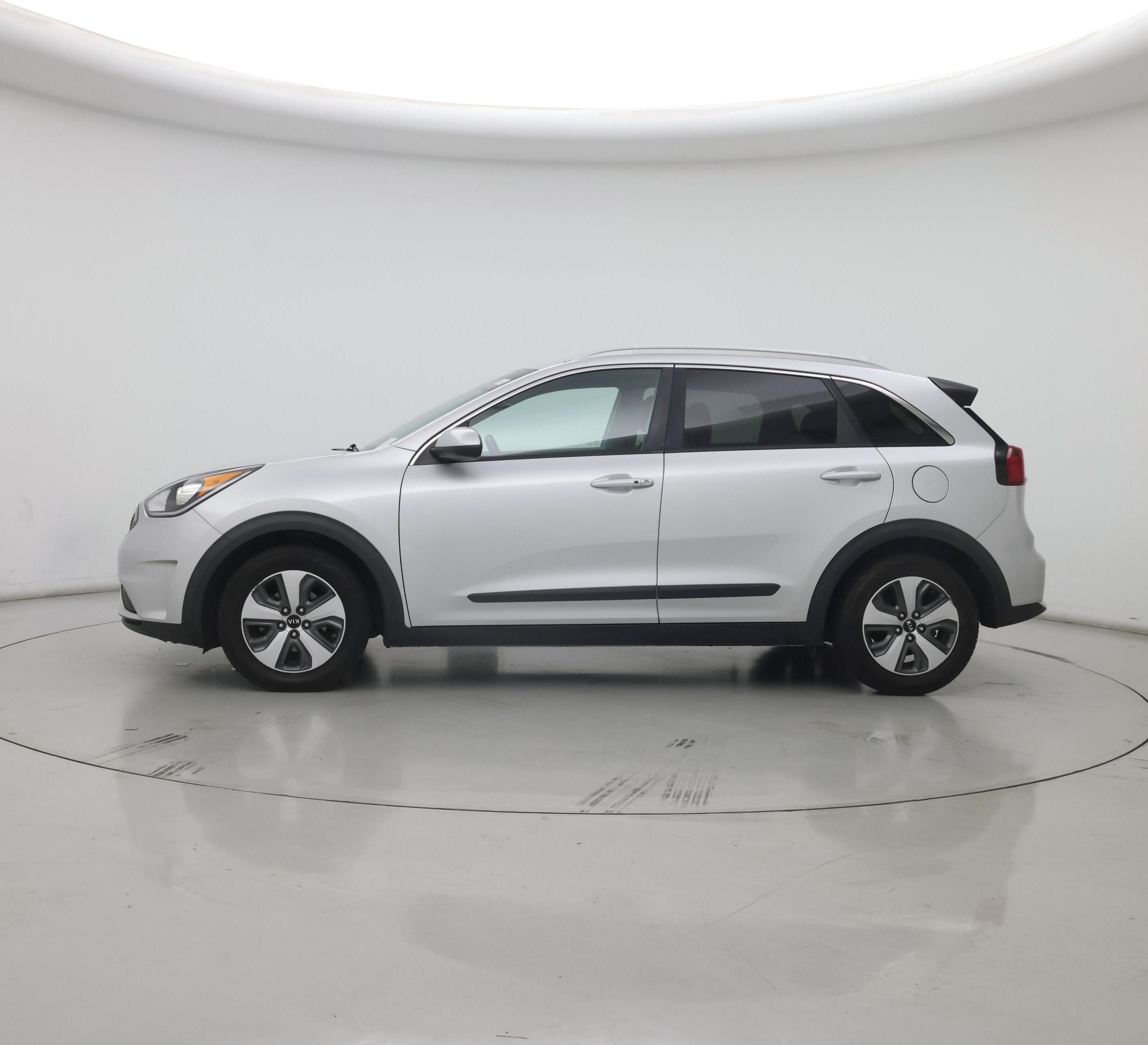 Thumbnail: 2019 Kia Niro - 3