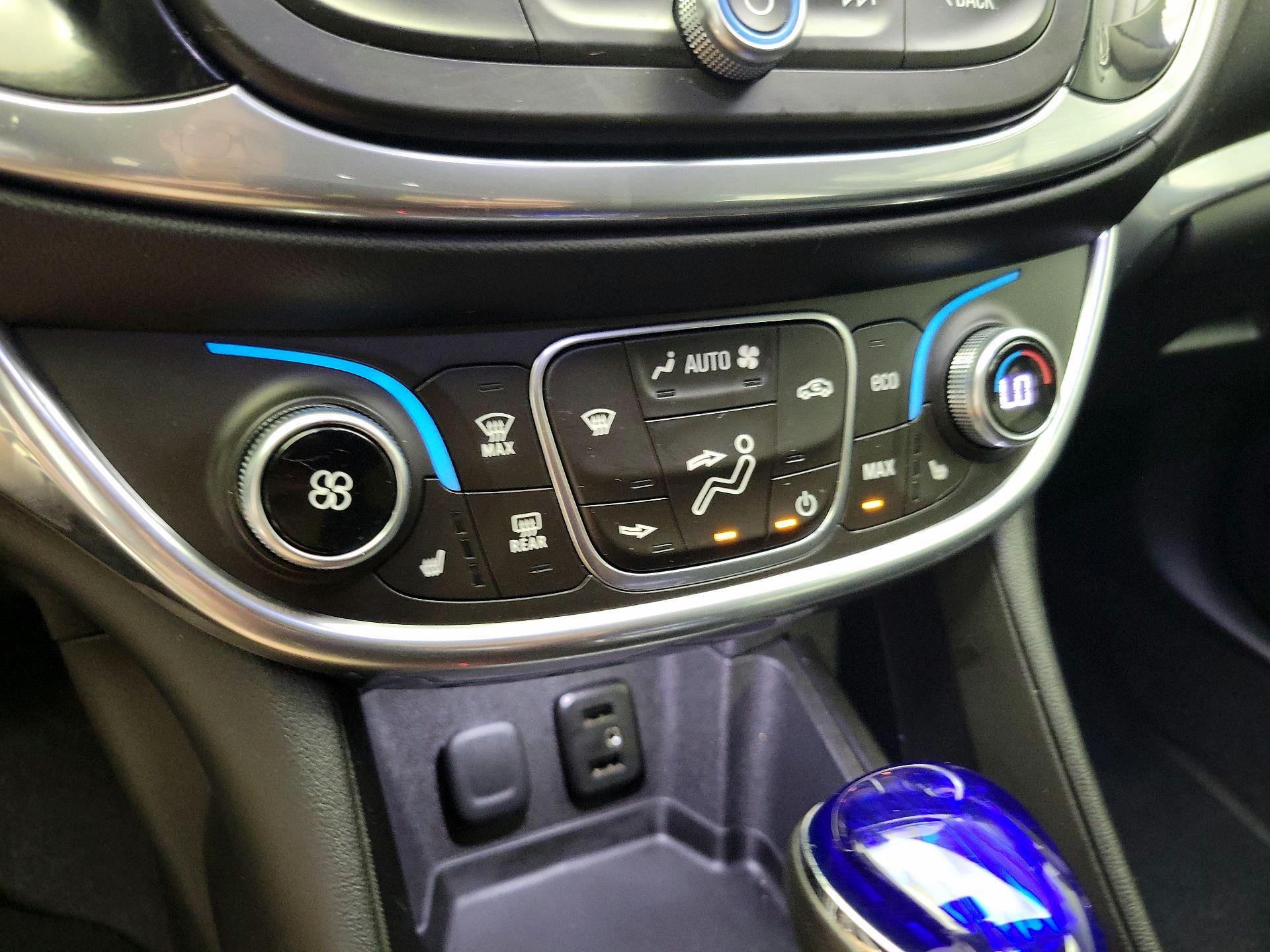 Thumbnail: 2017 Chevrolet Volt - 17