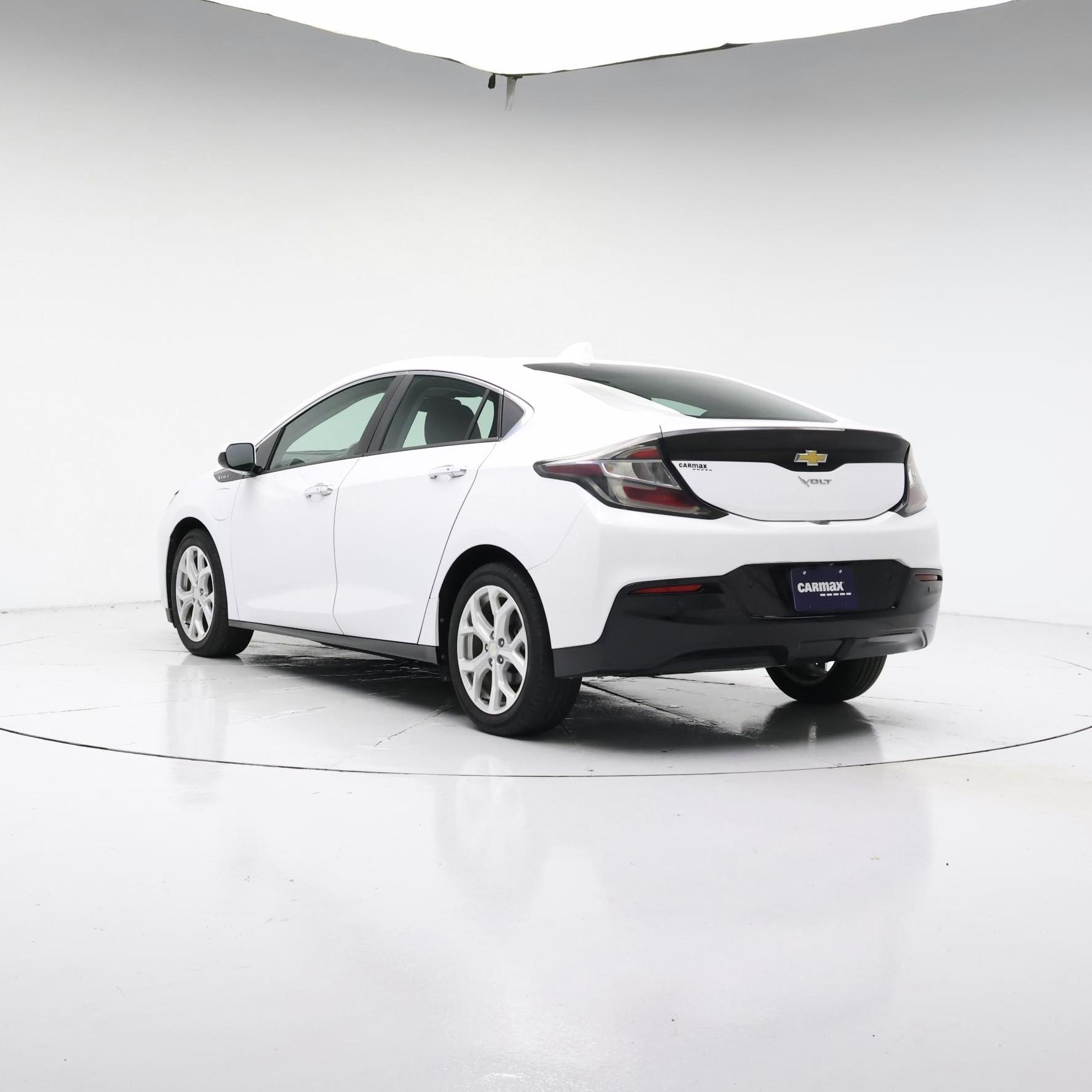 Thumbnail: 2017 Chevrolet Volt - 2