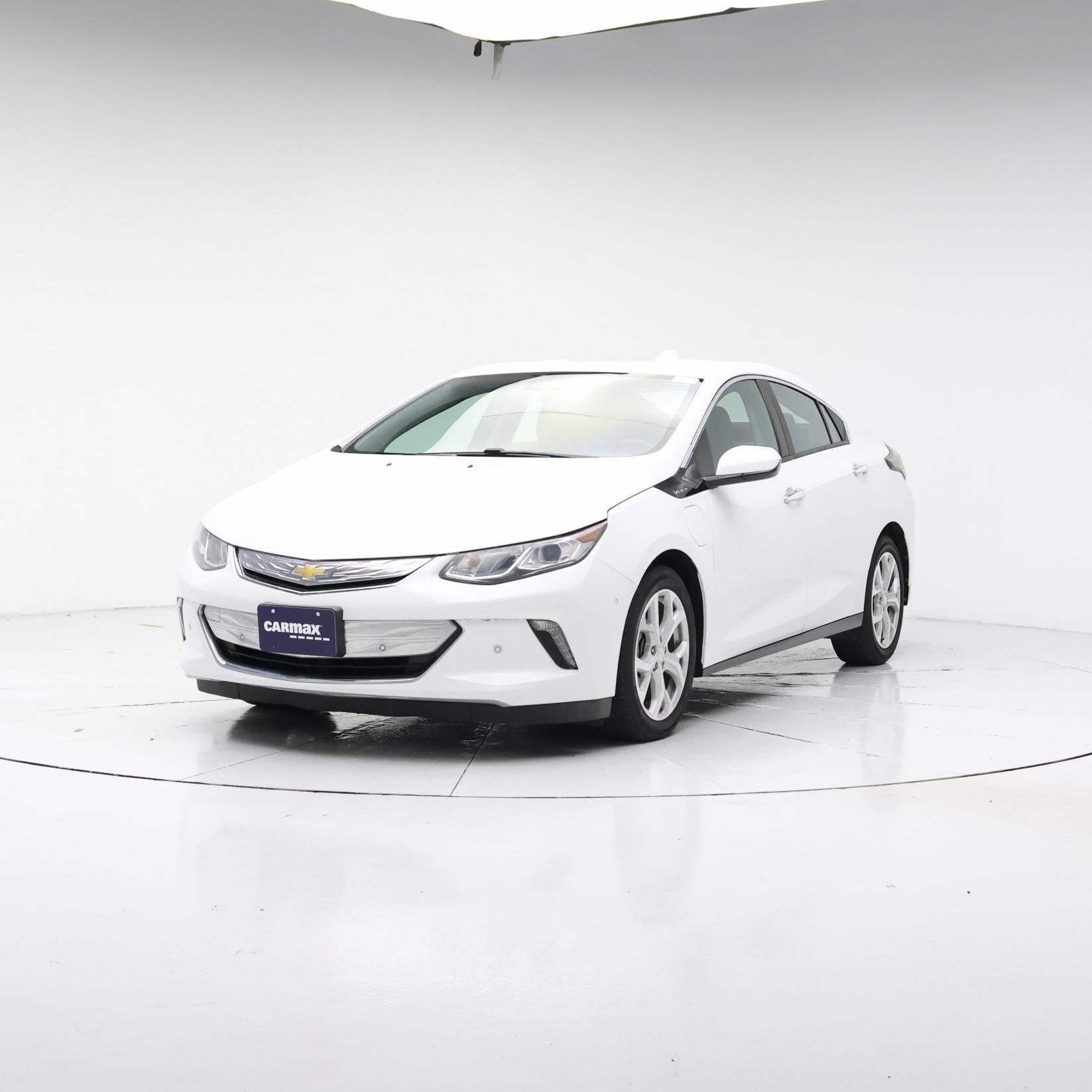 Thumbnail: 2017 Chevrolet Volt - 4