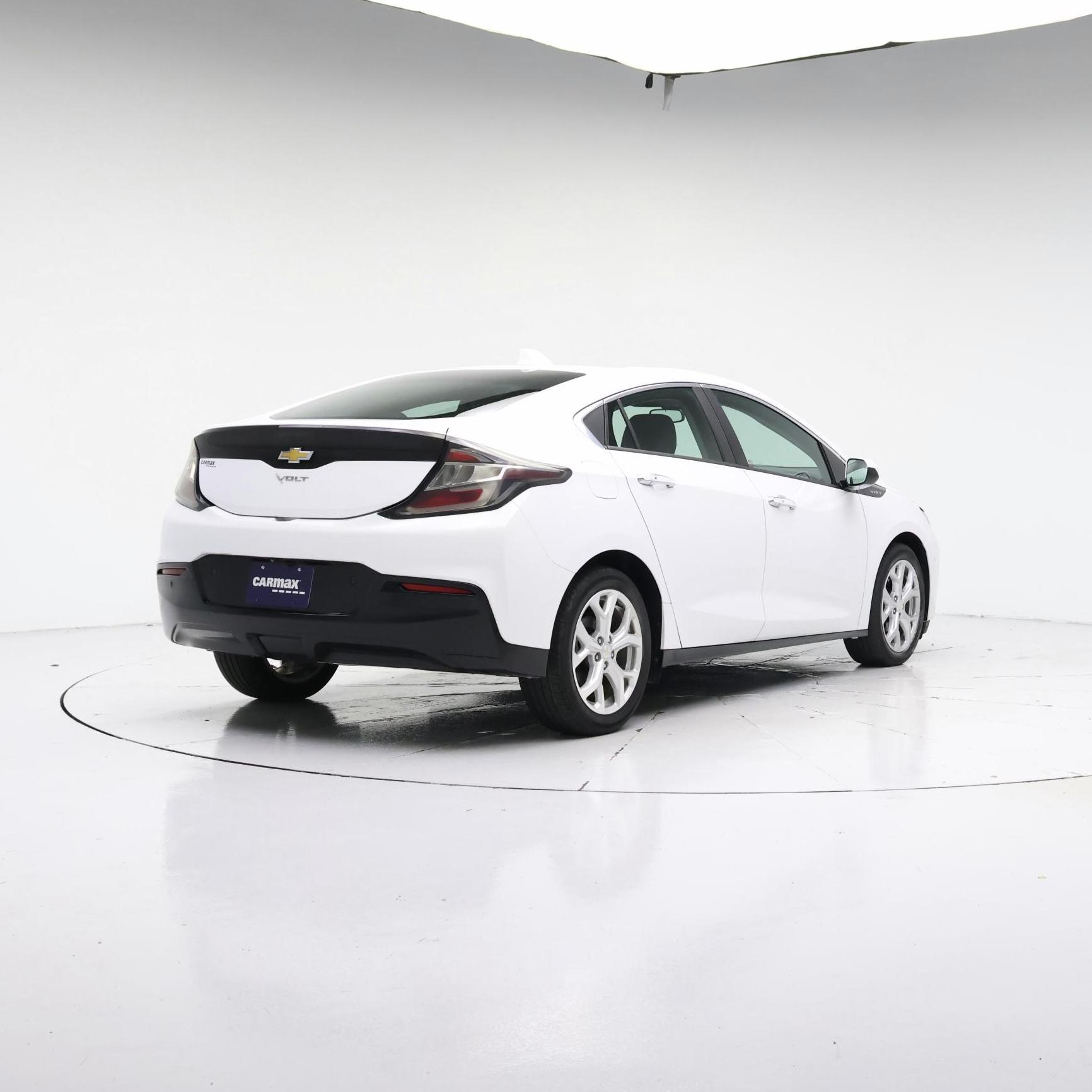 Thumbnail: 2017 Chevrolet Volt - 8