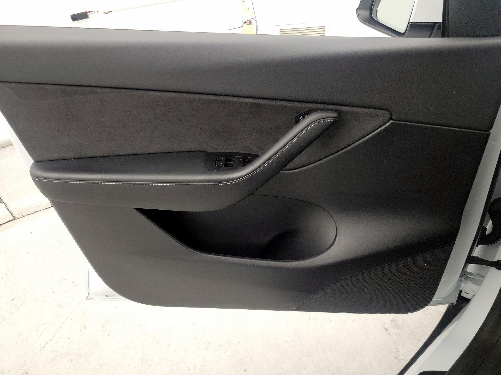 Thumbnail: 2022 Tesla Model Y - 12
