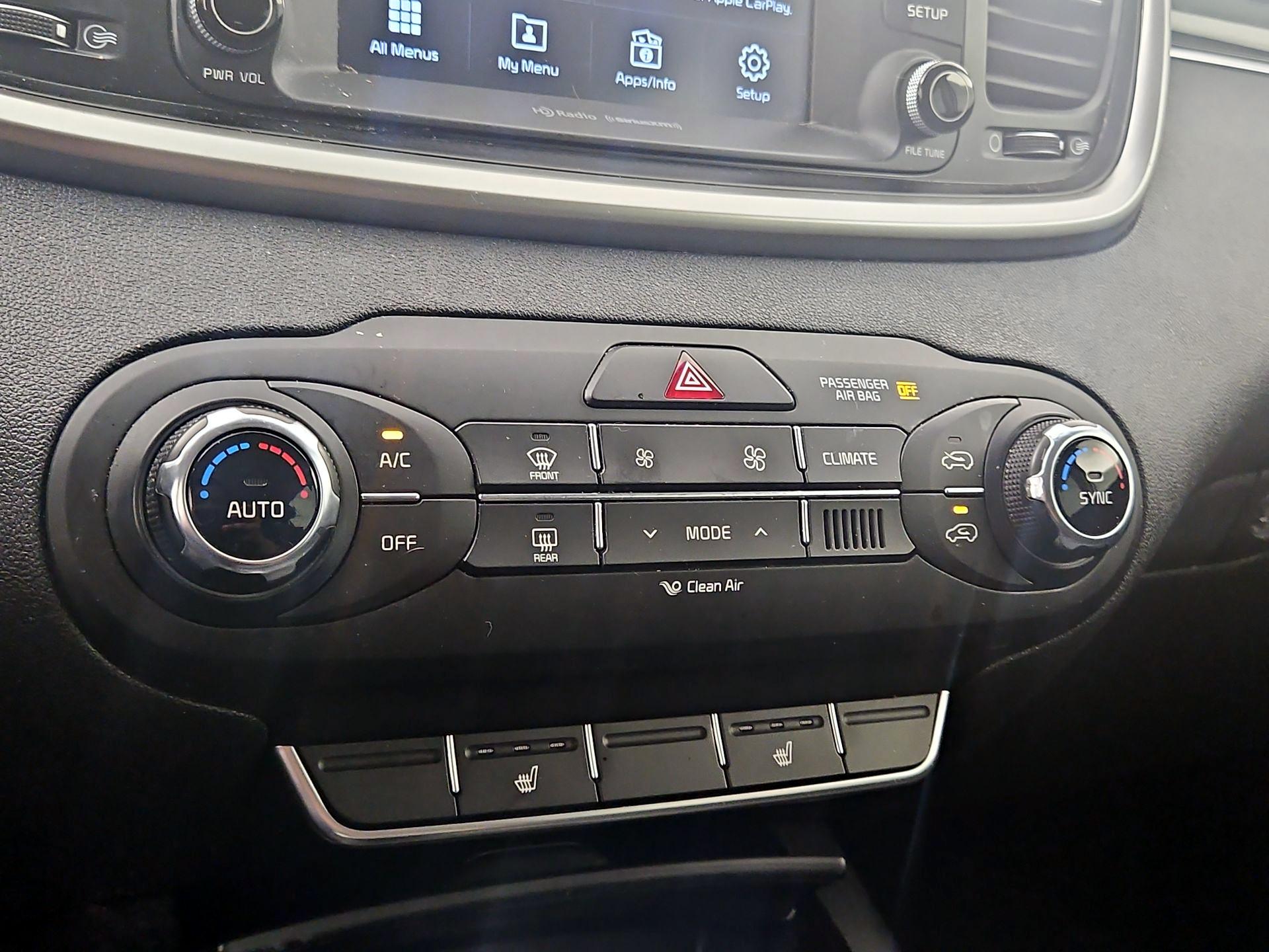 Thumbnail: 2018 Kia Sorento - 16