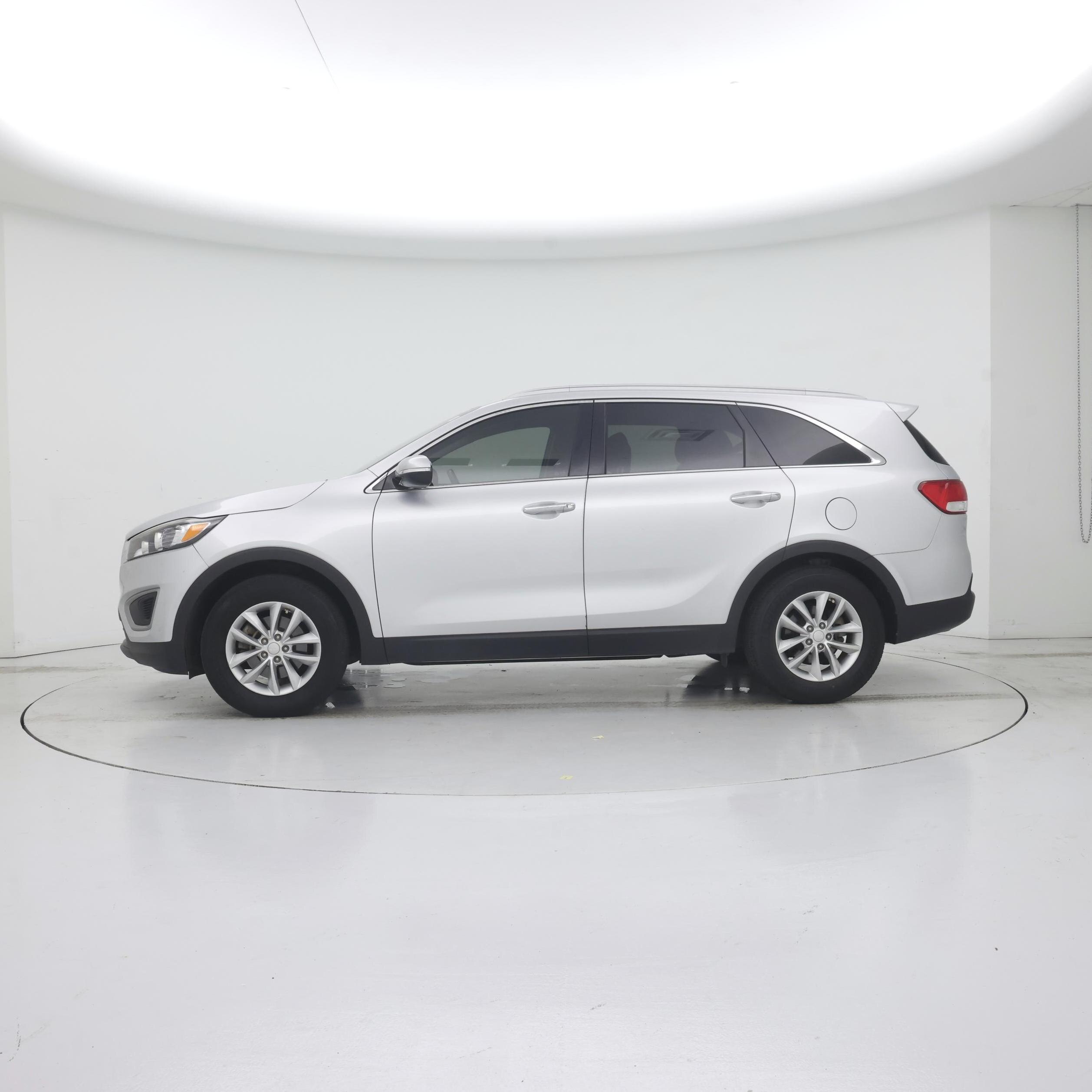 Thumbnail: 2018 Kia Sorento - 3