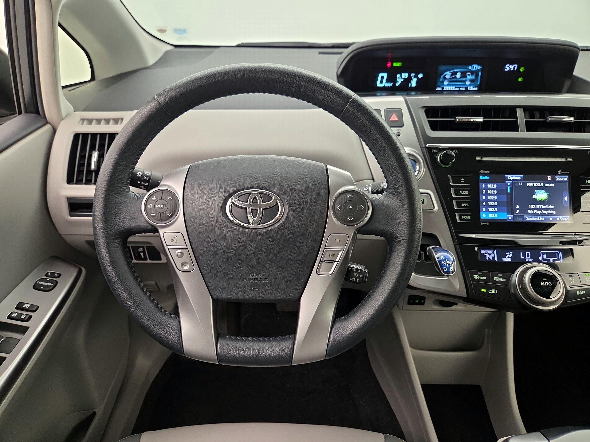 Thumbnail: 2016 Toyota Prius v - 10