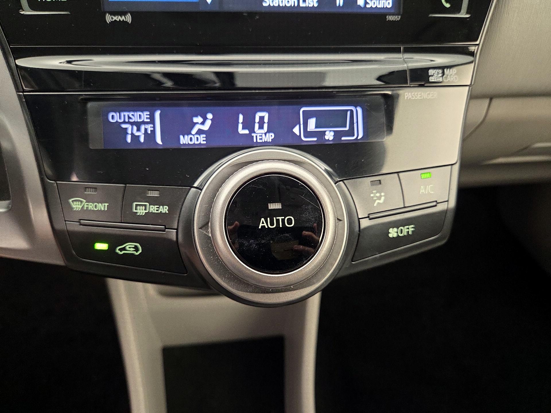 Thumbnail: 2016 Toyota Prius v - 16