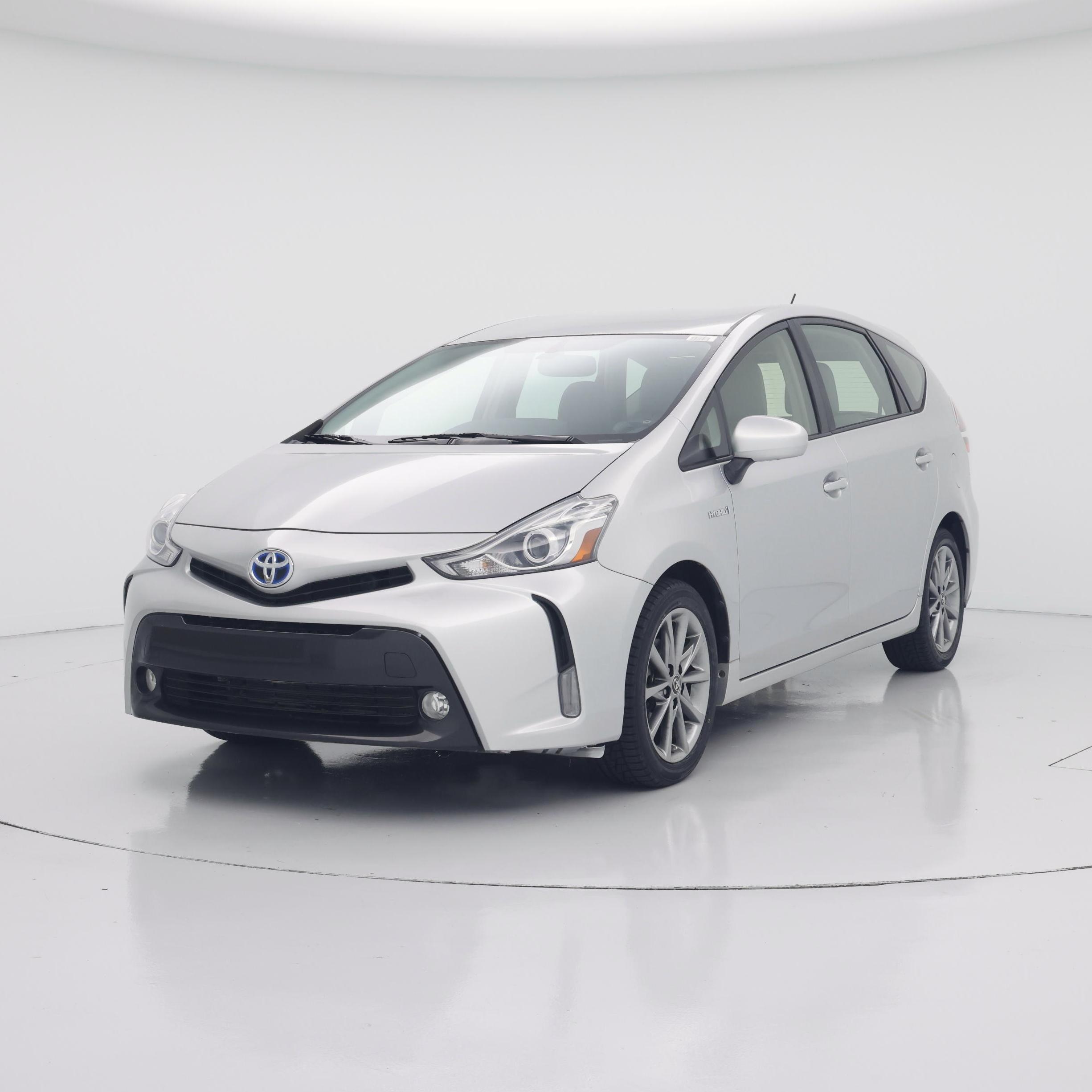Thumbnail: 2016 Toyota Prius v - 4