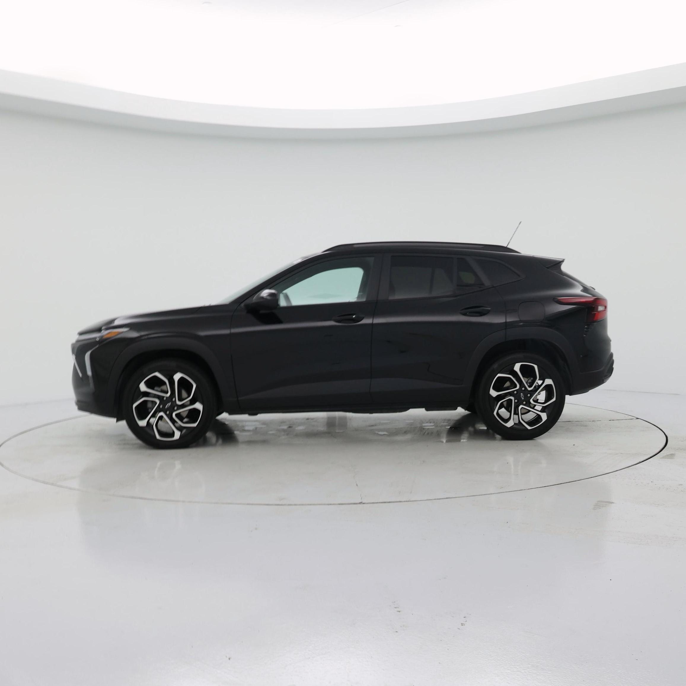 Thumbnail: 2025 Chevrolet Trax - 3