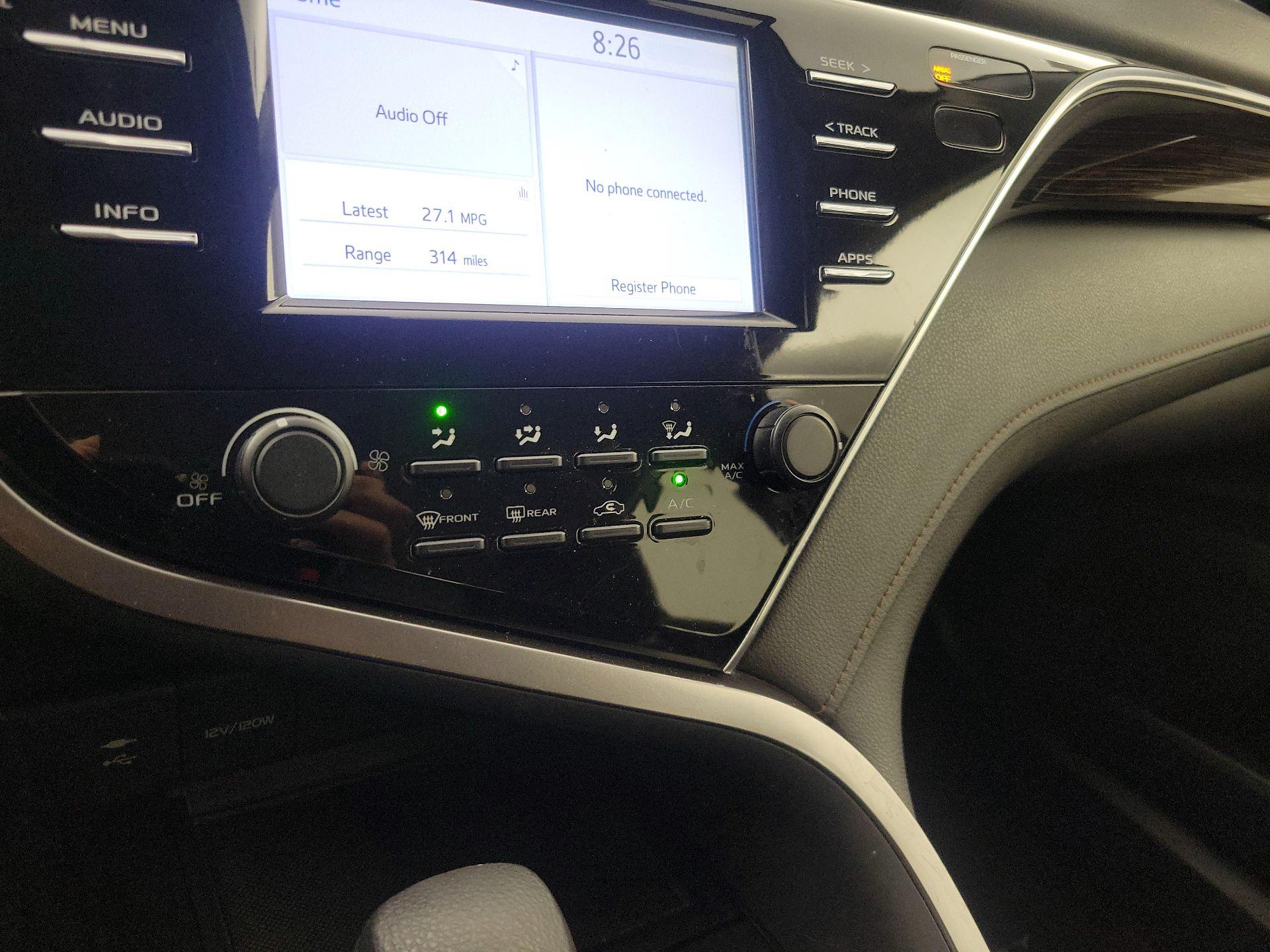 Thumbnail: 2018 Toyota Camry - 16