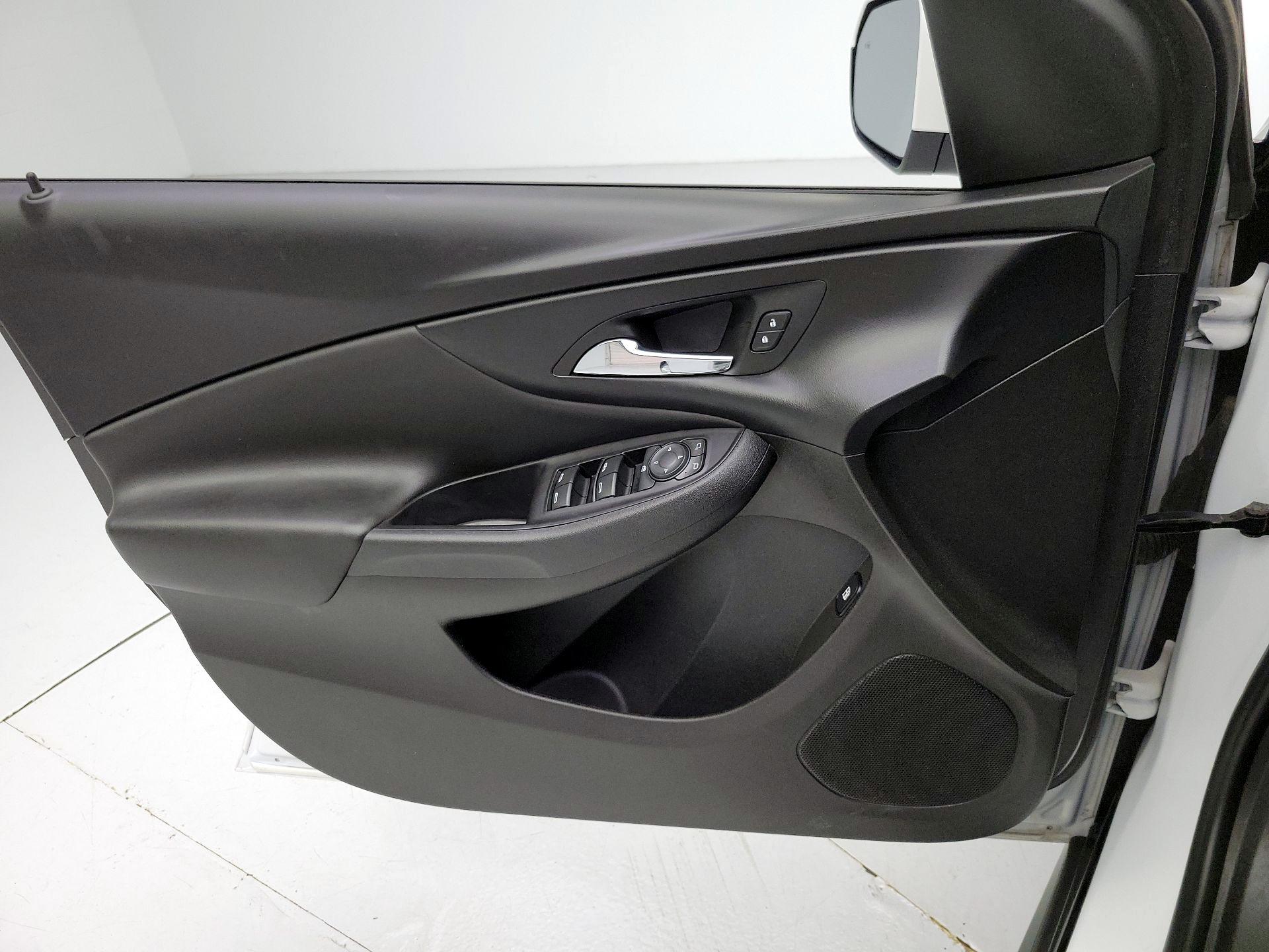 Thumbnail: 2019 Chevrolet Volt - 12