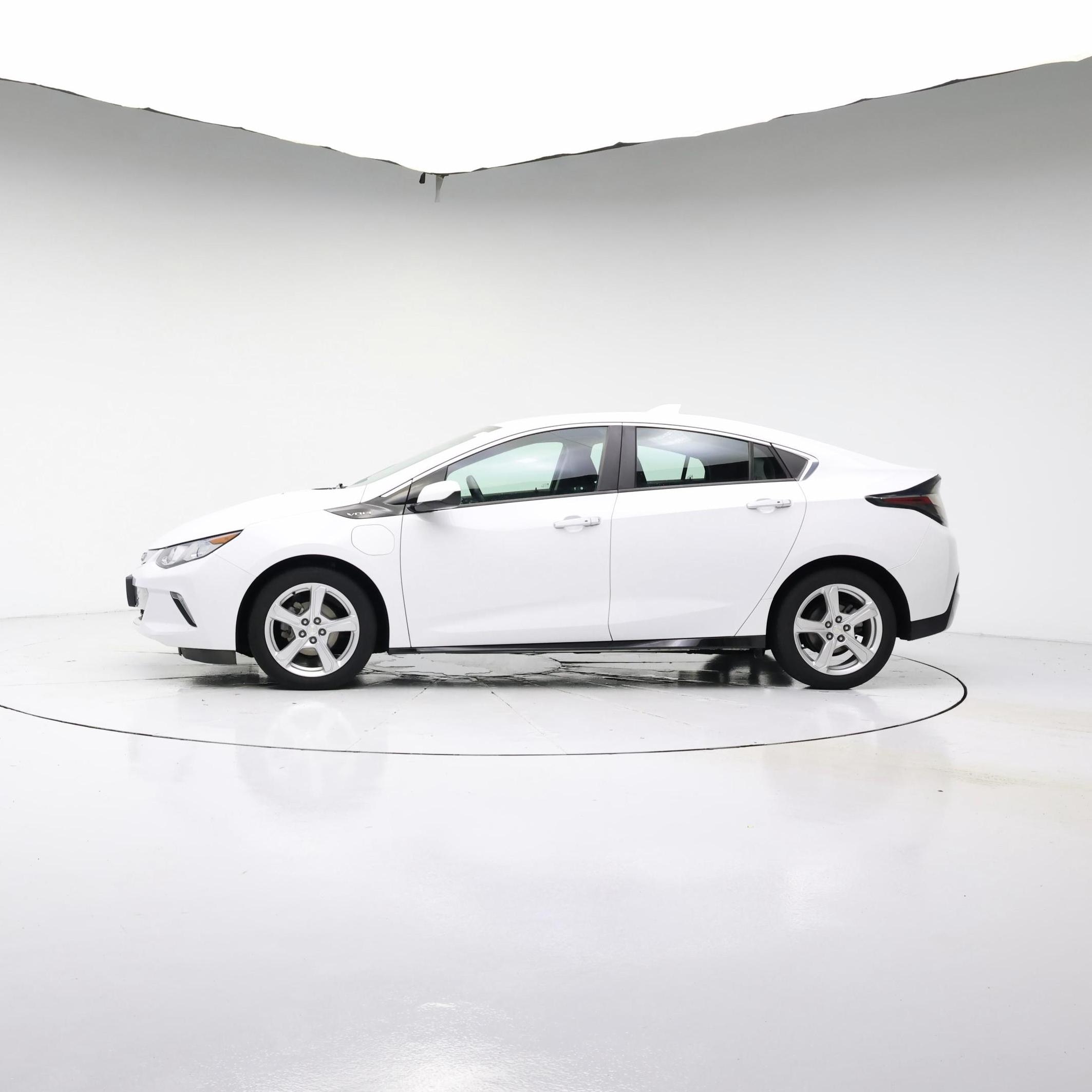 Thumbnail: 2019 Chevrolet Volt - 3