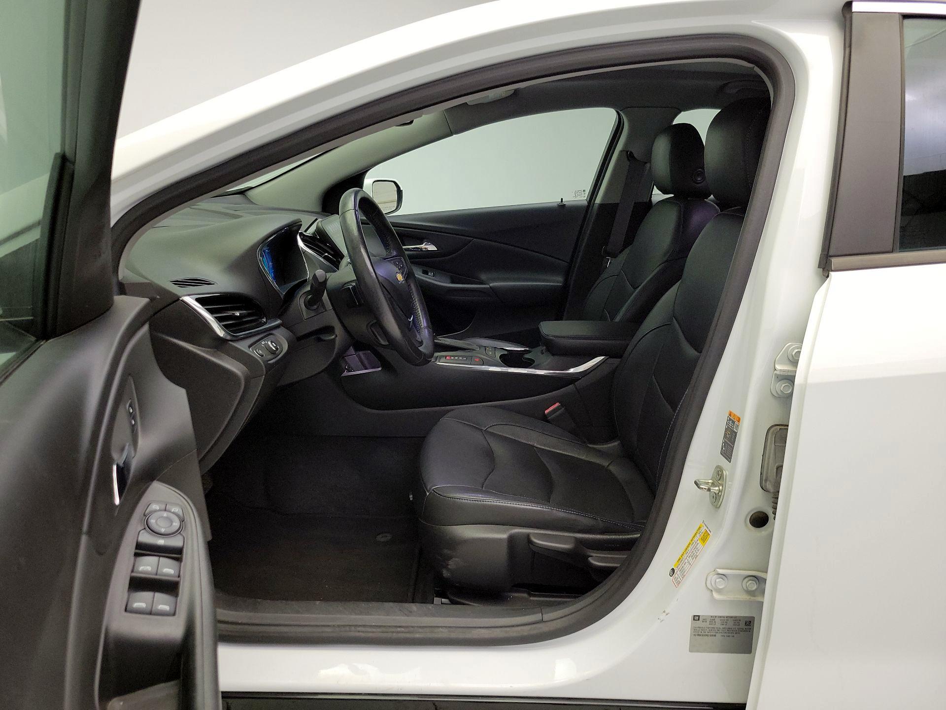 Thumbnail: 2017 Chevrolet Volt - 11