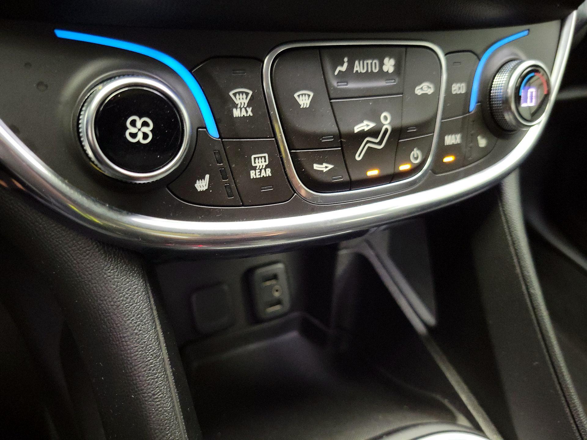 Thumbnail: 2017 Chevrolet Volt - 16