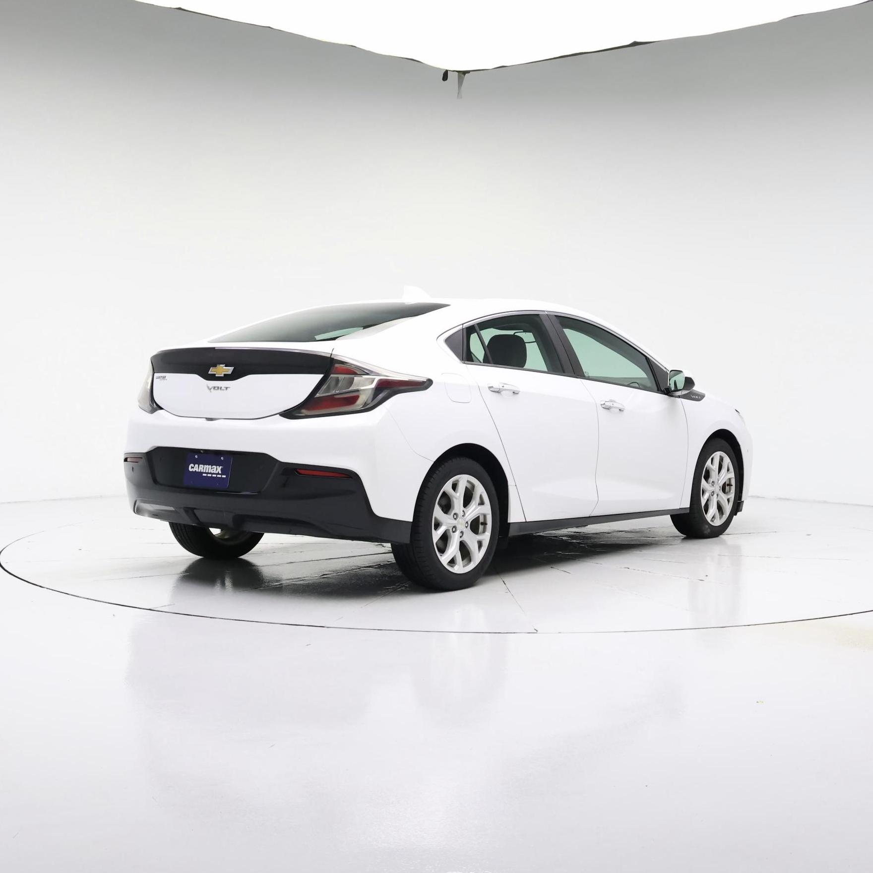 Thumbnail: 2017 Chevrolet Volt - 8