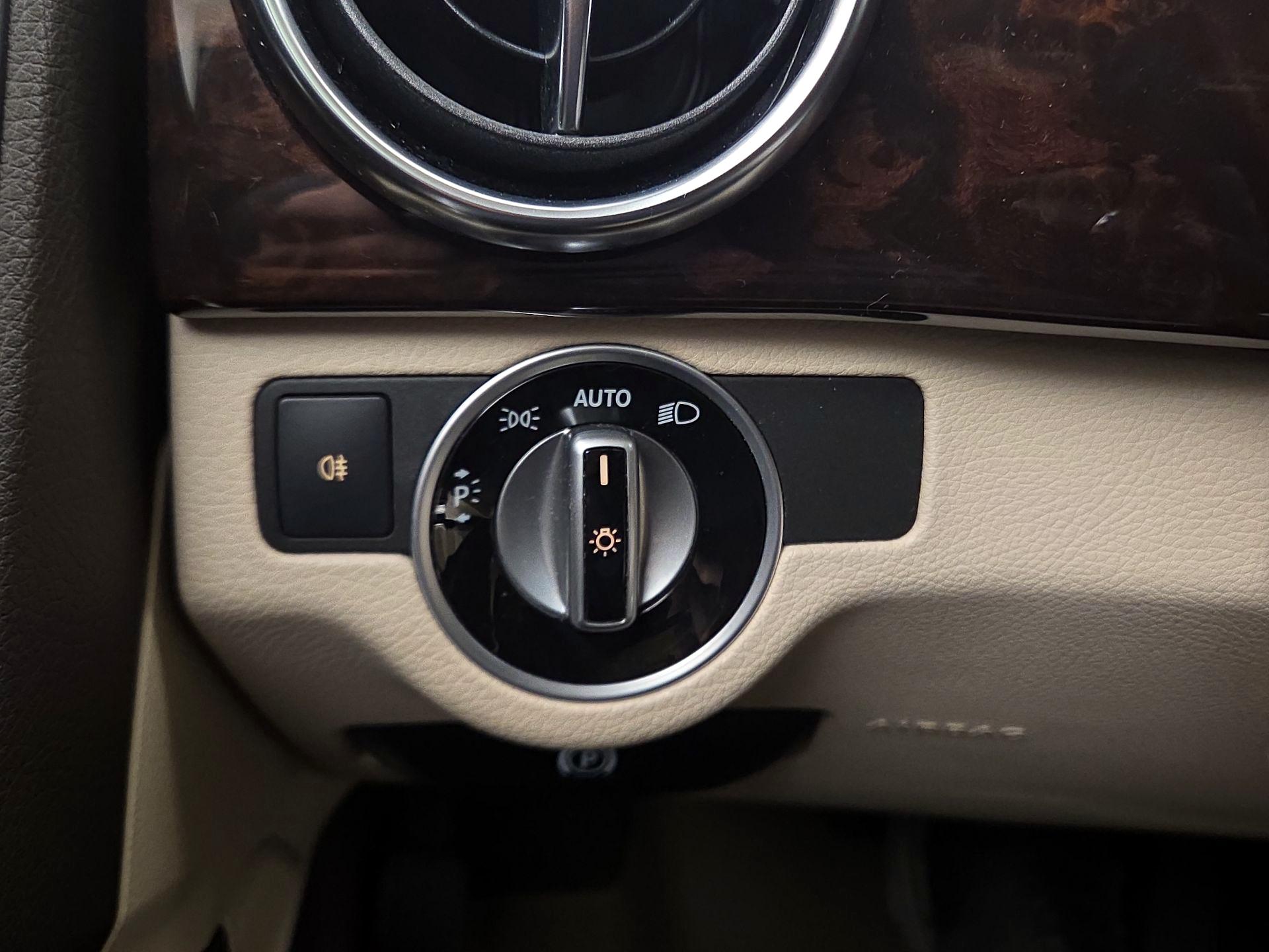 Thumbnail: 2015 Mercedes-Benz GLK - 13