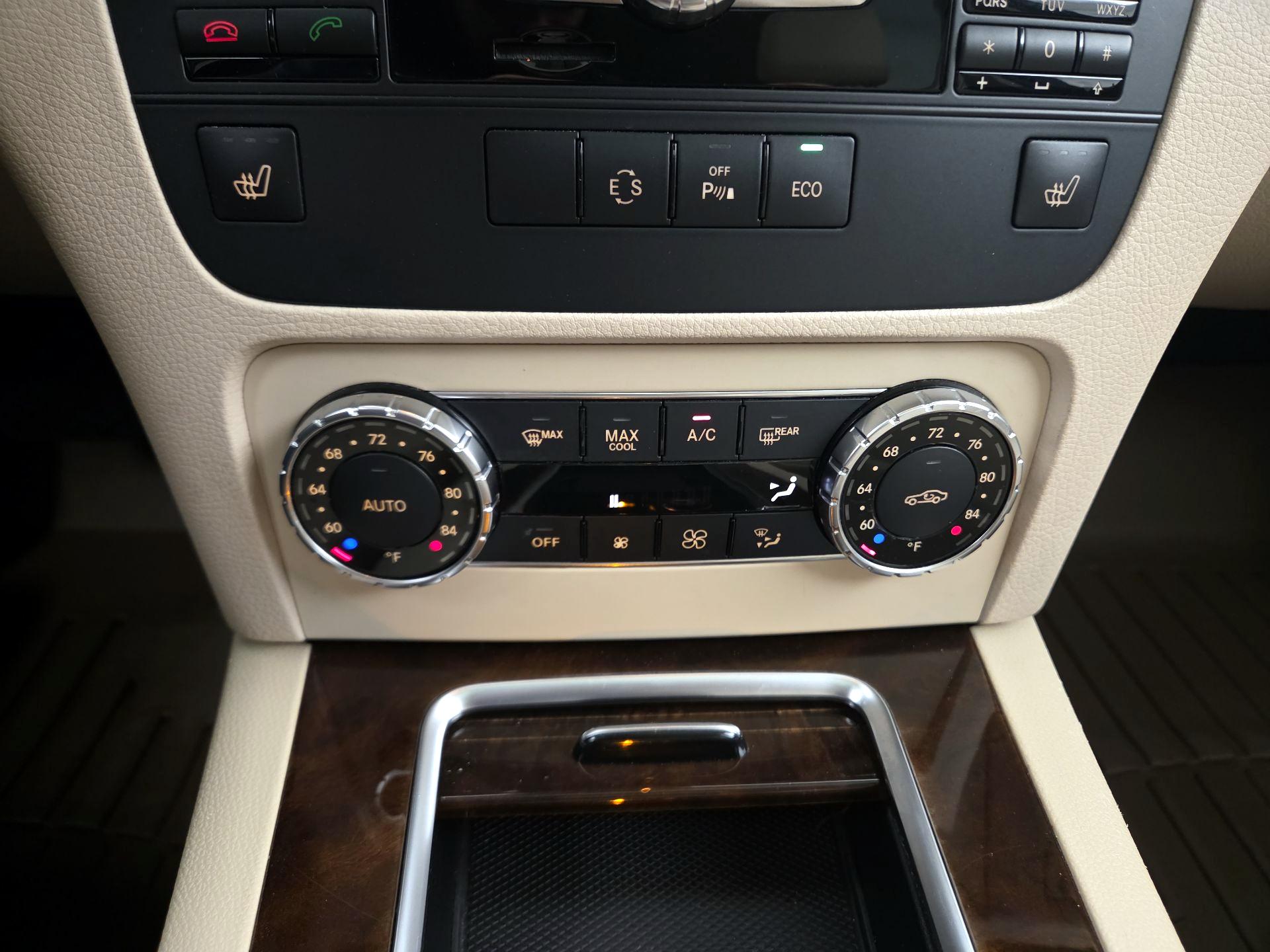 Thumbnail: 2015 Mercedes-Benz GLK - 17