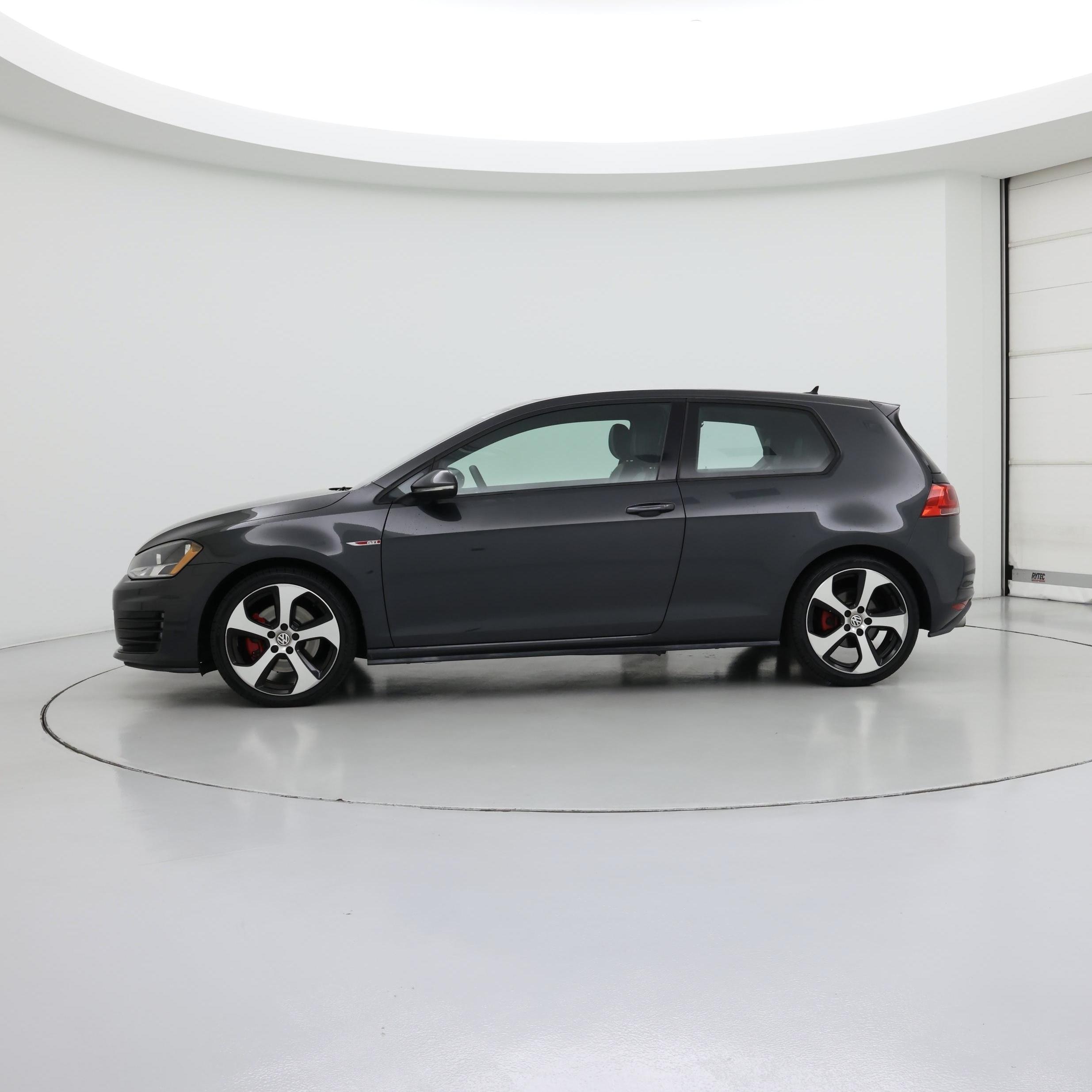 Thumbnail: 2015 Volkswagen Golf - 3