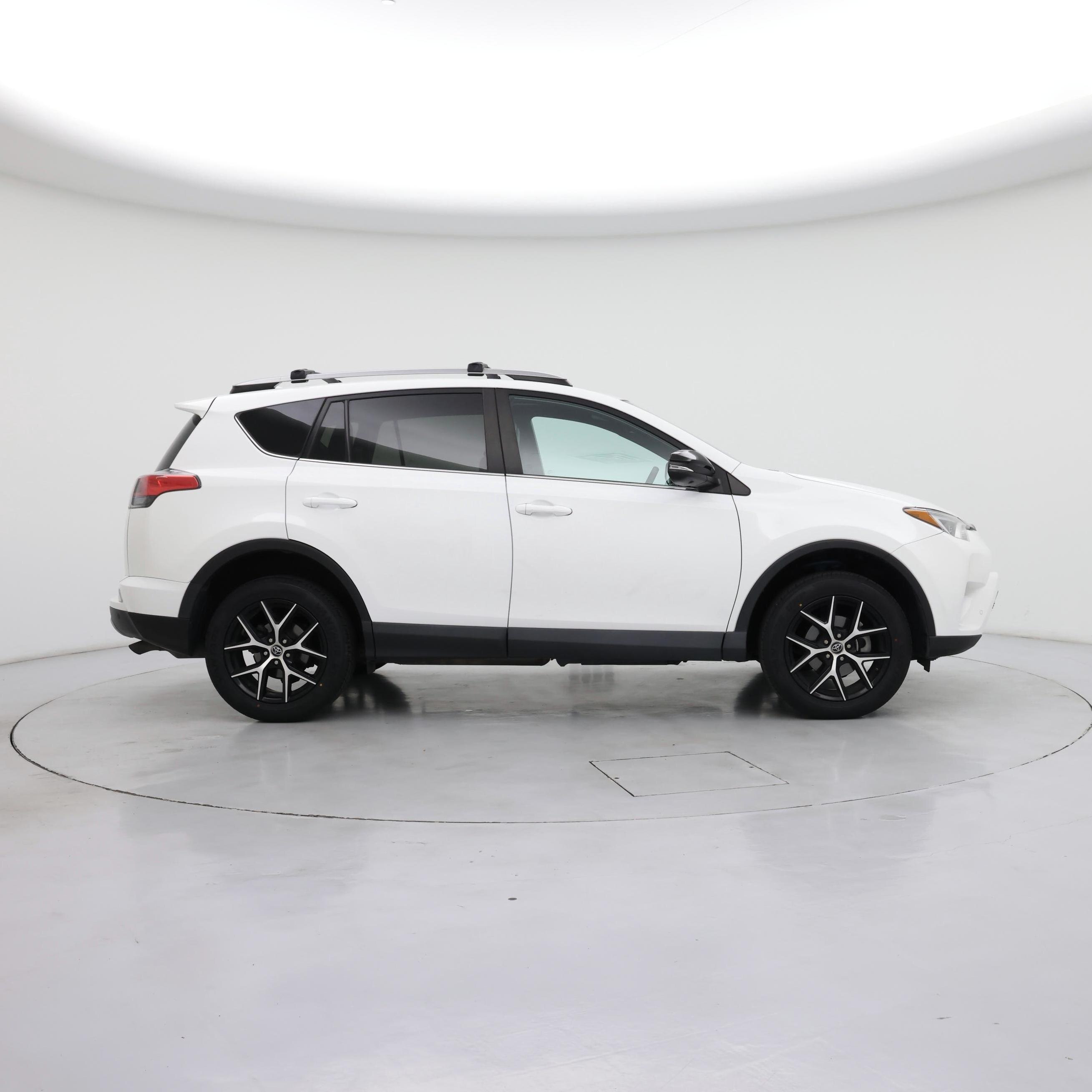 Thumbnail: 2018 Toyota RAV4 - 7
